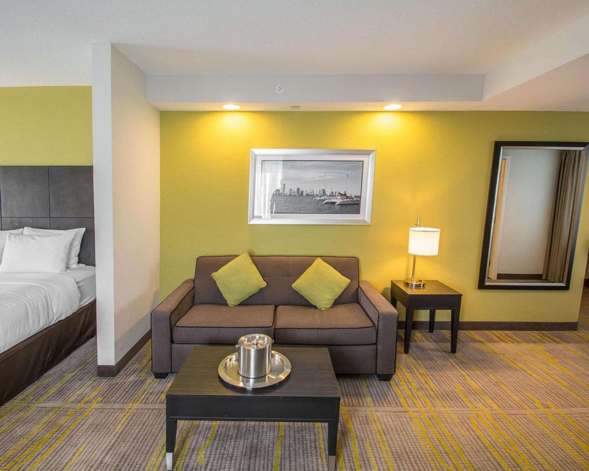 Comfort Suites Miami Airport North interior in Miami, FL — gallery photo 2