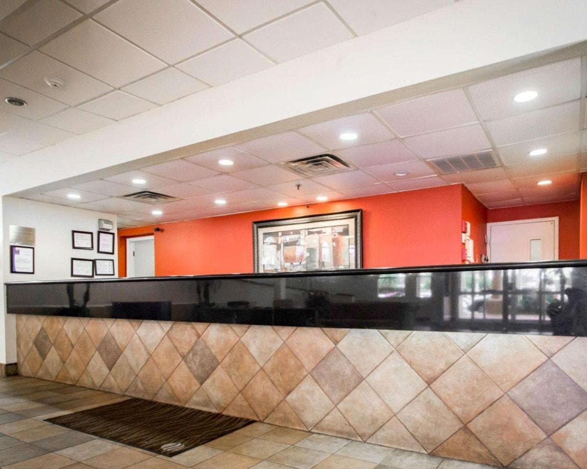 Quality Inn & Suites Orlando / Winter Park interior in Orlando, FL — gallery photo 2