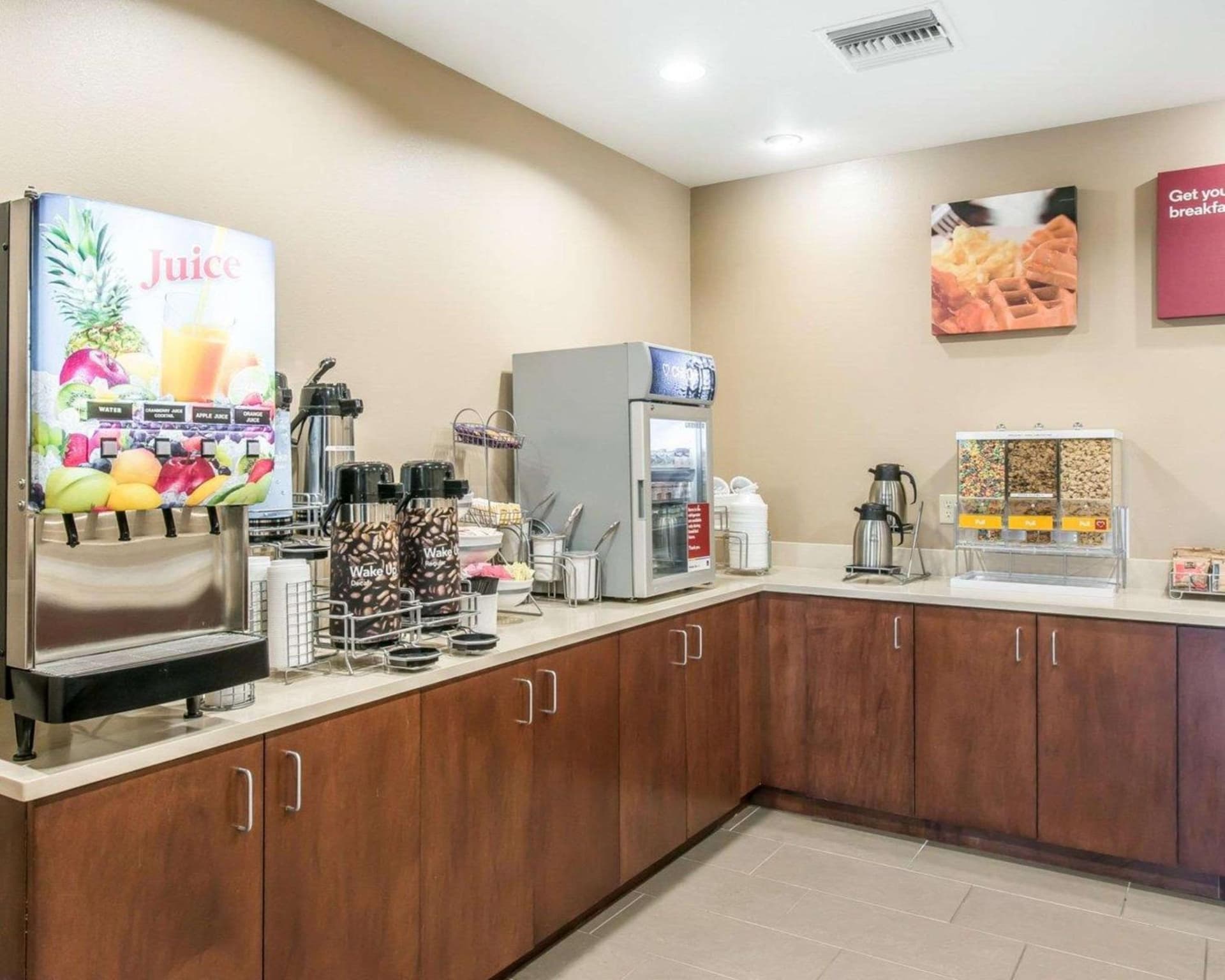 Comfort Suites Dunnellon near Rainbow Springs gallery photo in Dunnellon, FL — image 30