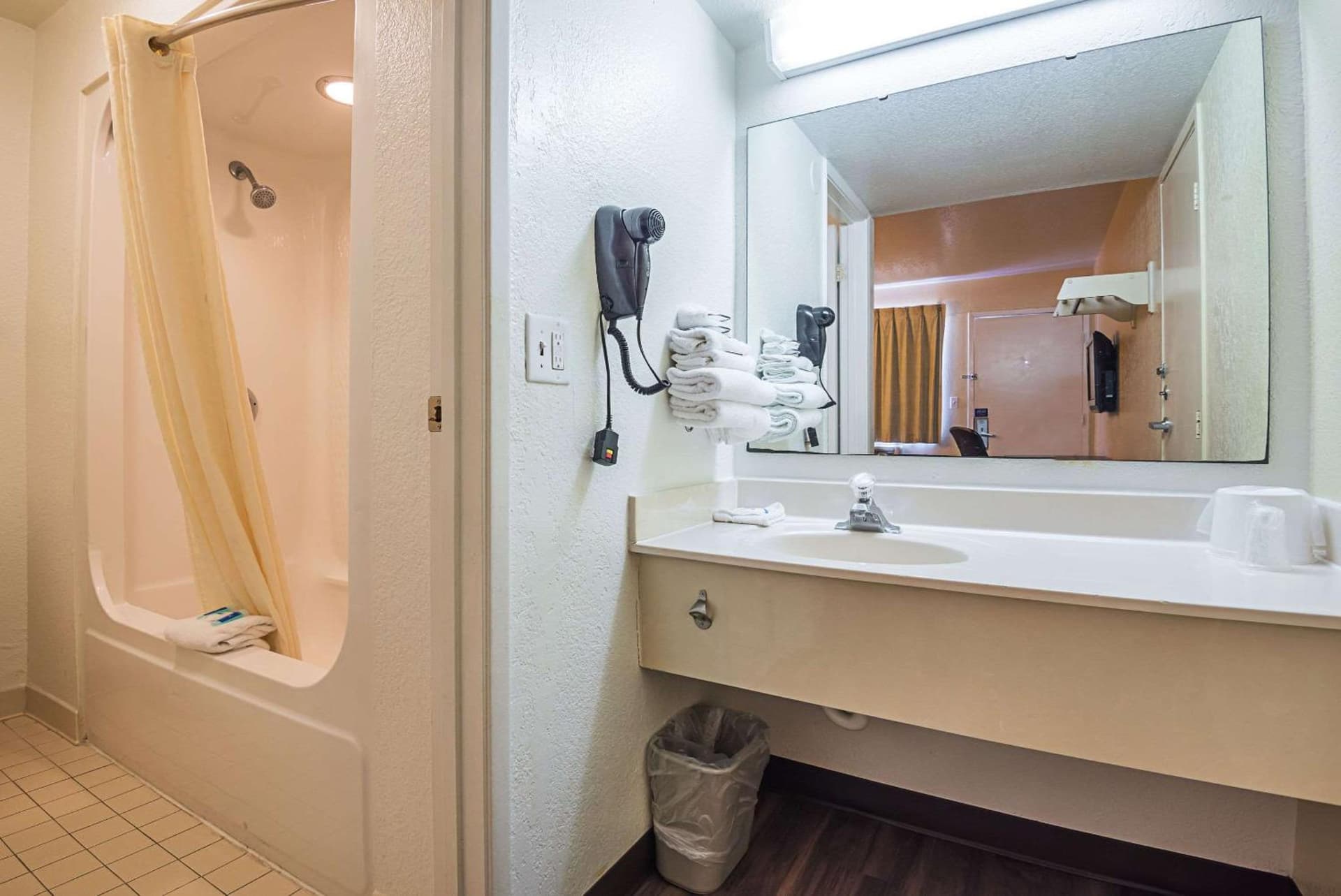 Rodeway Inn Kissimmee Maingate West gallery photo in Kissimmee, FL — image 14