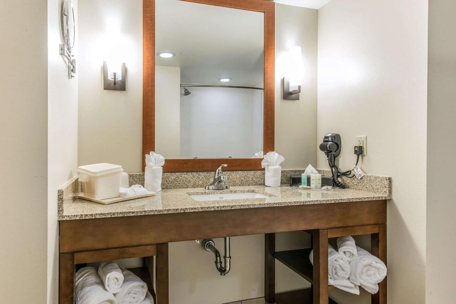 Comfort Suites Dunnellon near Rainbow Springs gallery photo in Dunnellon, FL — image 8