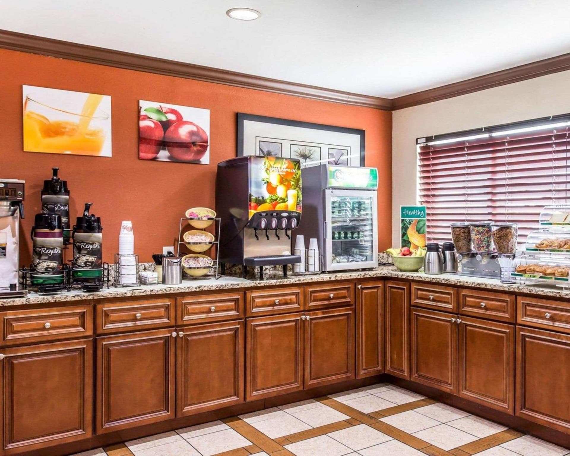 Quality Inn & Suites Morrow Atlanta South property views in Morrow, GA — gallery photo 3