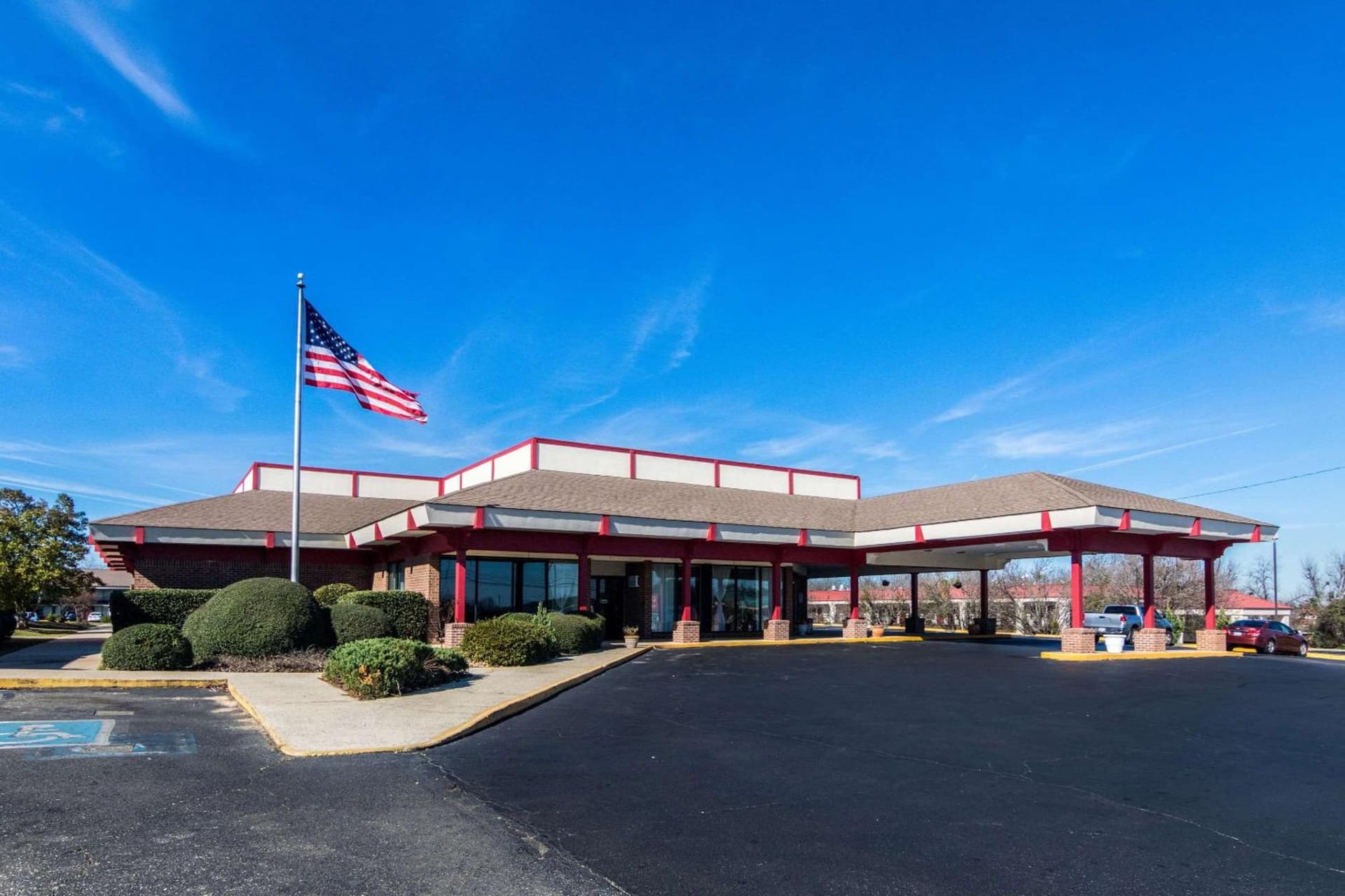 Econo Lodge Inn & Suites Conference Center Dublin featured exterior or lobby in Dublin, GA — similar hotel