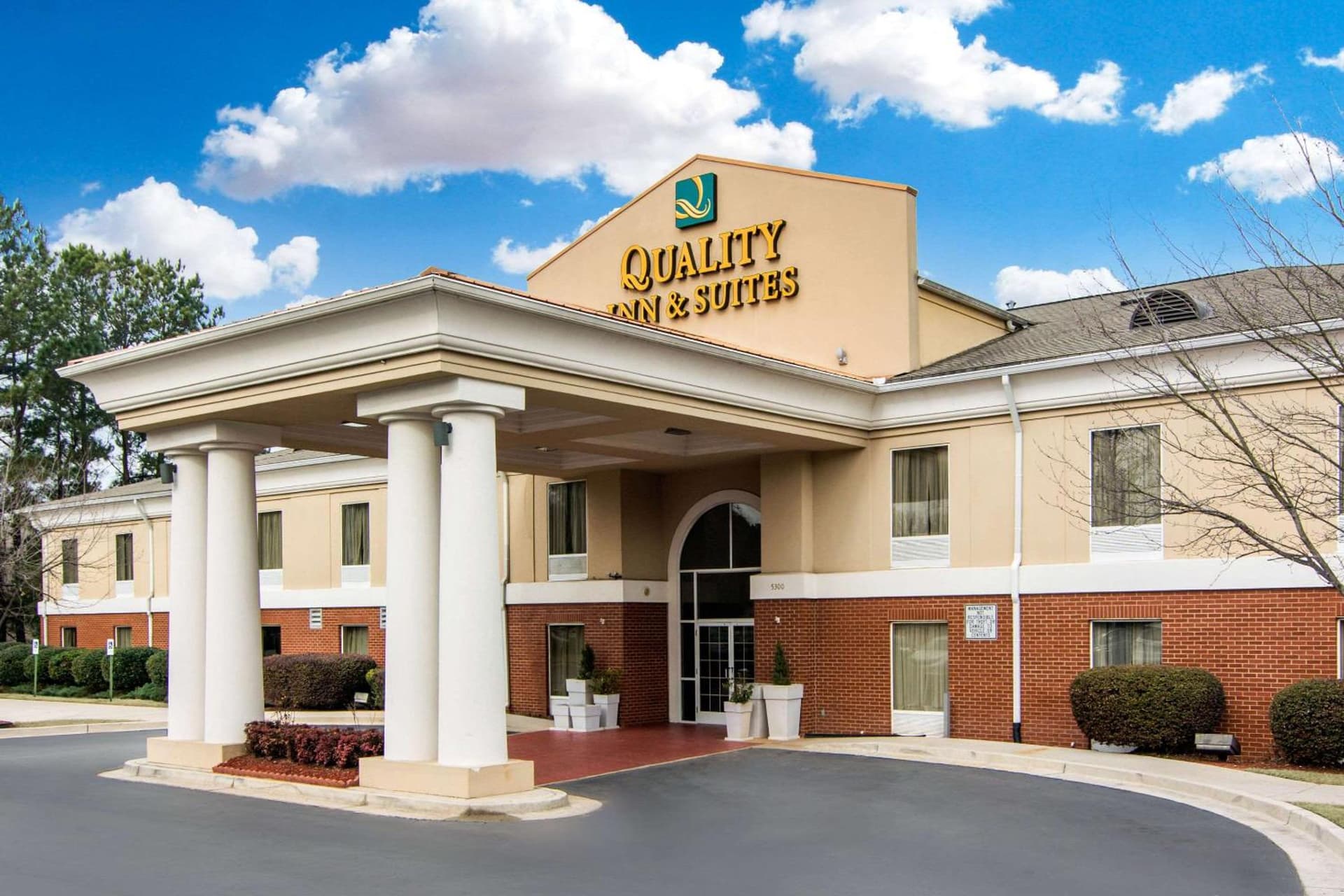 Quality Inn & Suites Decatur - Atlanta East featured exterior or lobby in Decatur, GA — similar hotel
