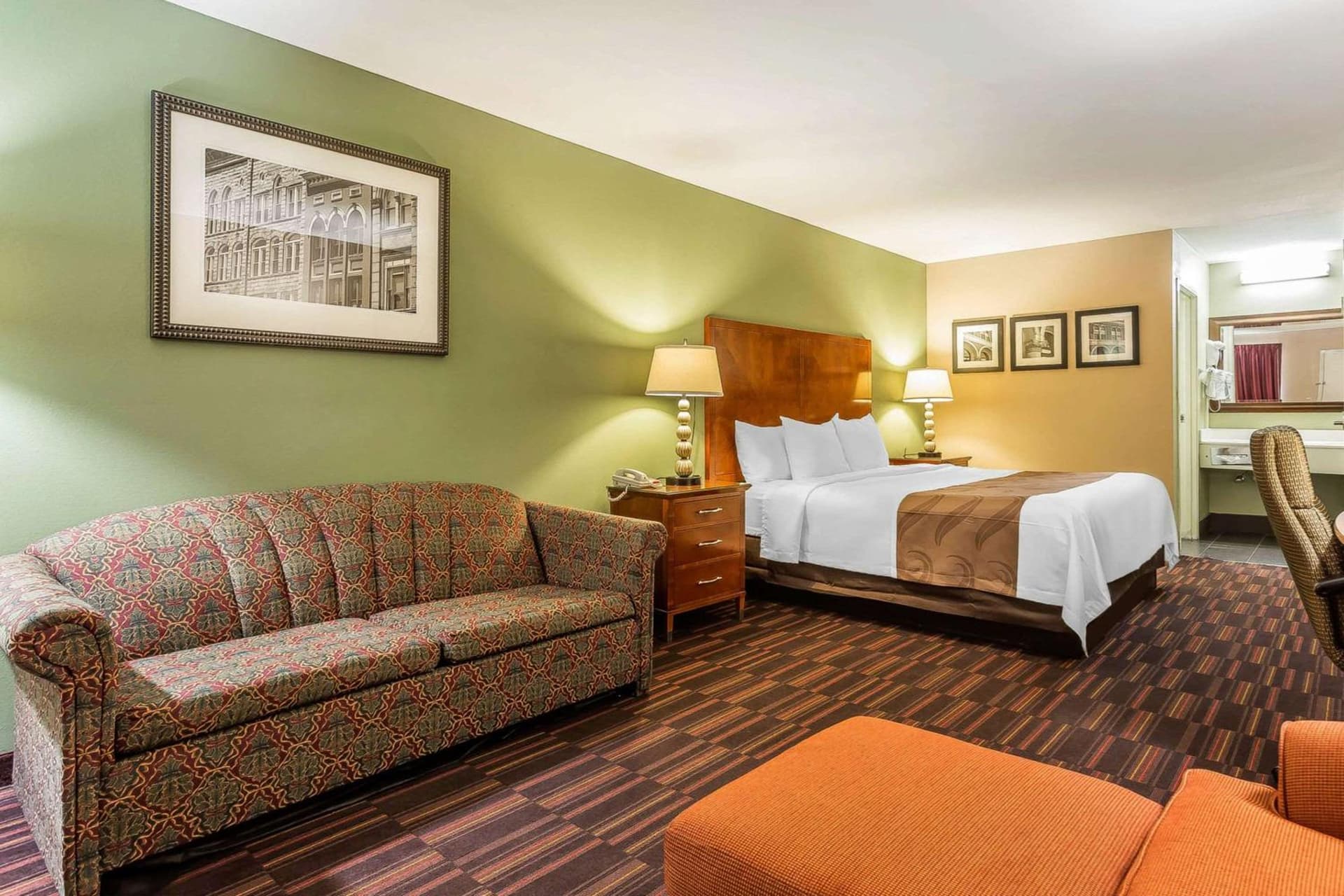 Quality Inn & Suites near Robins Air Force Base gallery photo in Warner Robins, GA — image 18