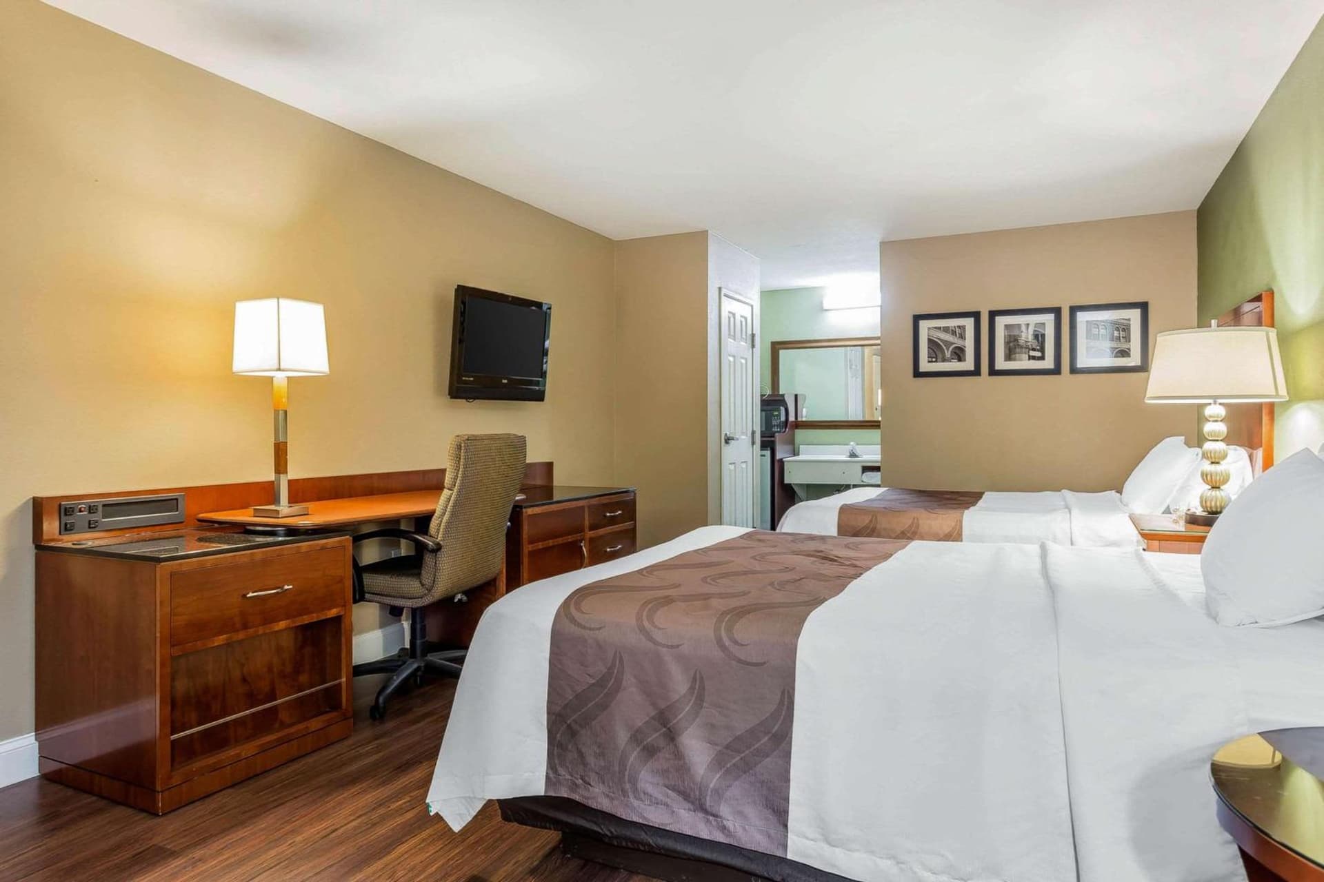 Quality Inn & Suites near Robins Air Force Base gallery photo in Warner Robins, GA — image 30