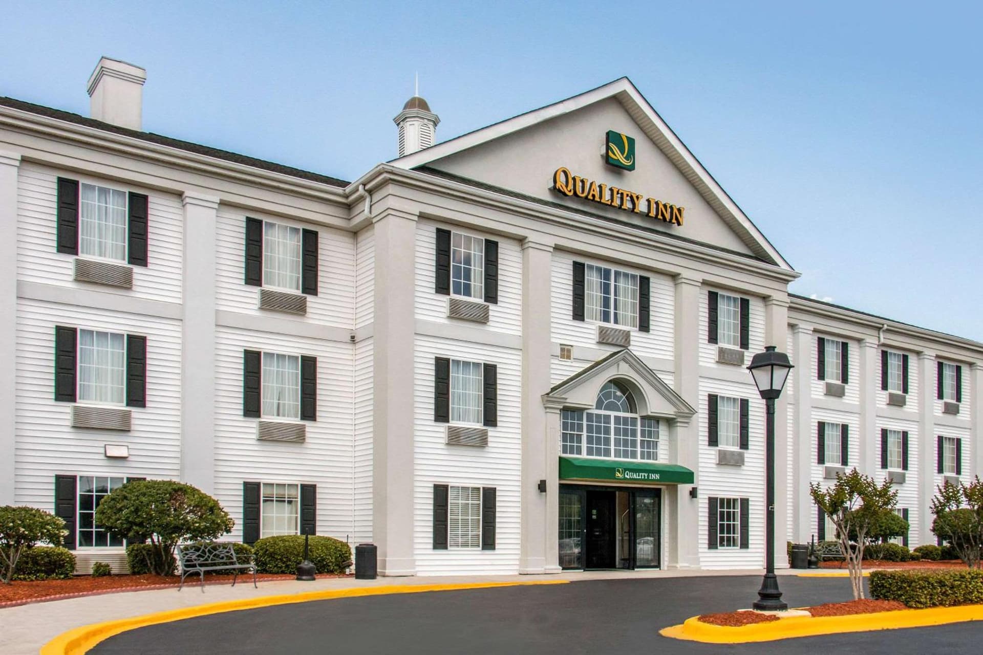 Quality Inn Pooler - Savannah I-95 interior in Savannah, GA — gallery photo 2