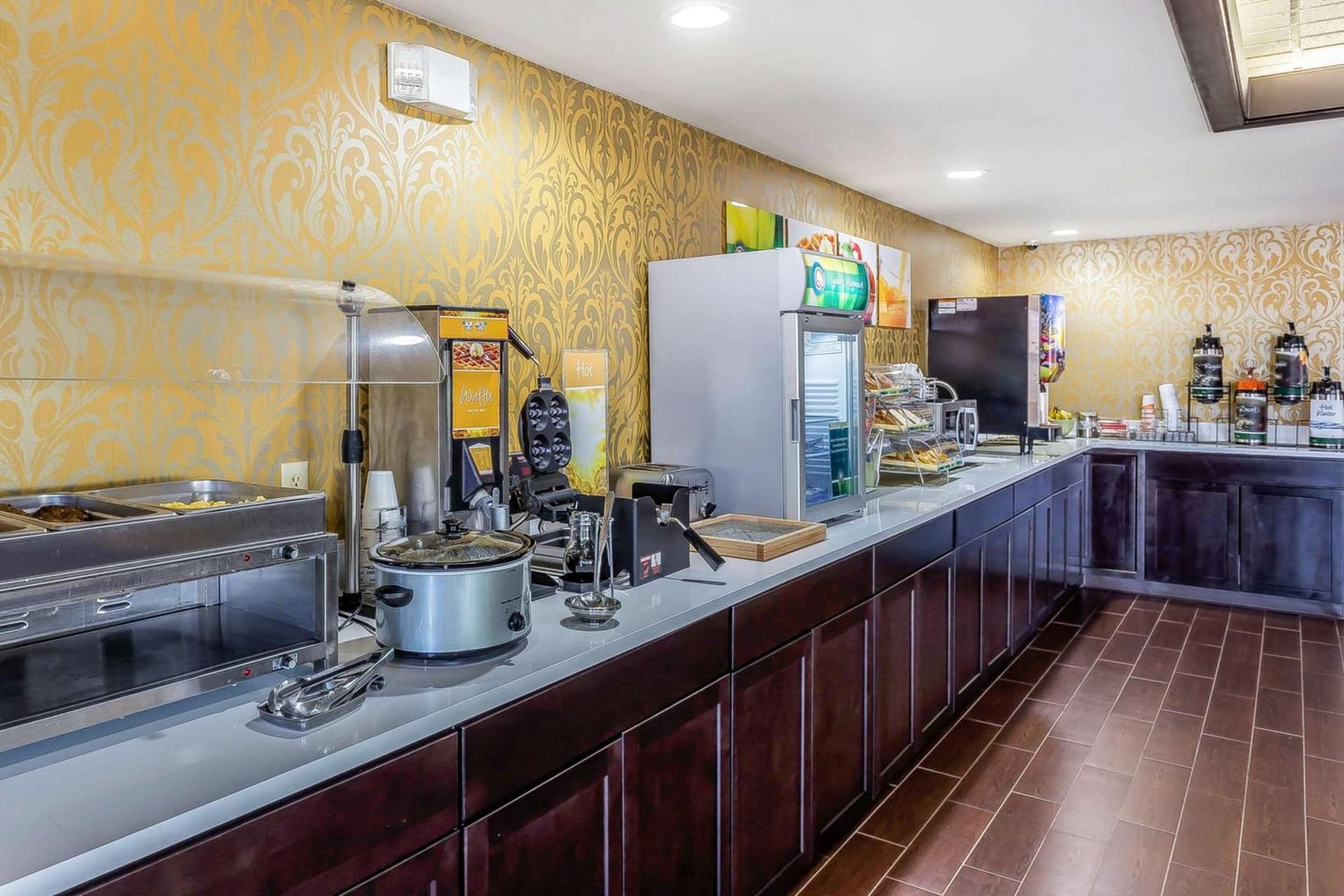 Quality Inn & Suites near Robins Air Force Base gallery photo in Warner Robins, GA — image 13