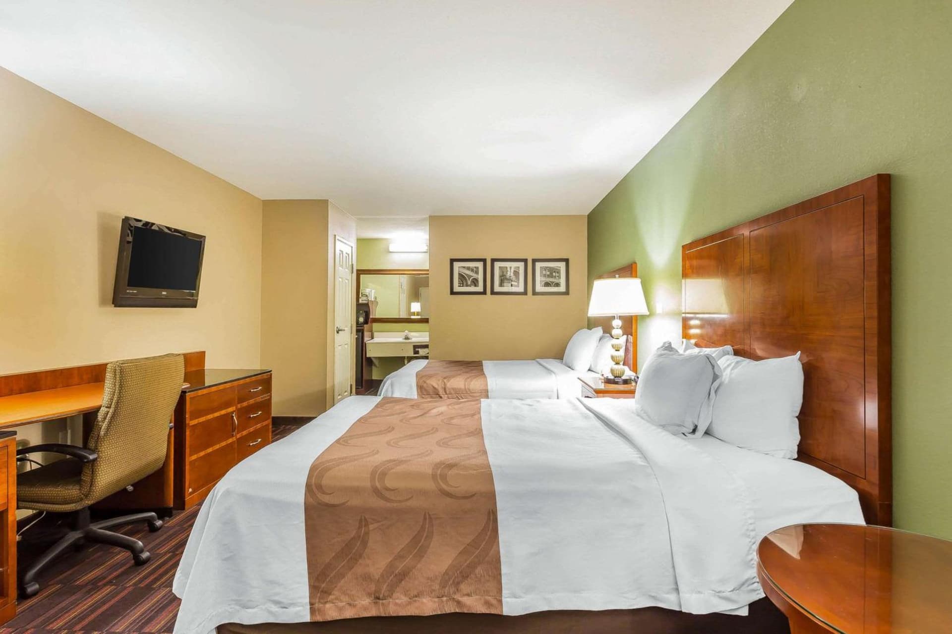 Quality Inn & Suites near Robins Air Force Base gallery photo in Warner Robins, GA — image 22