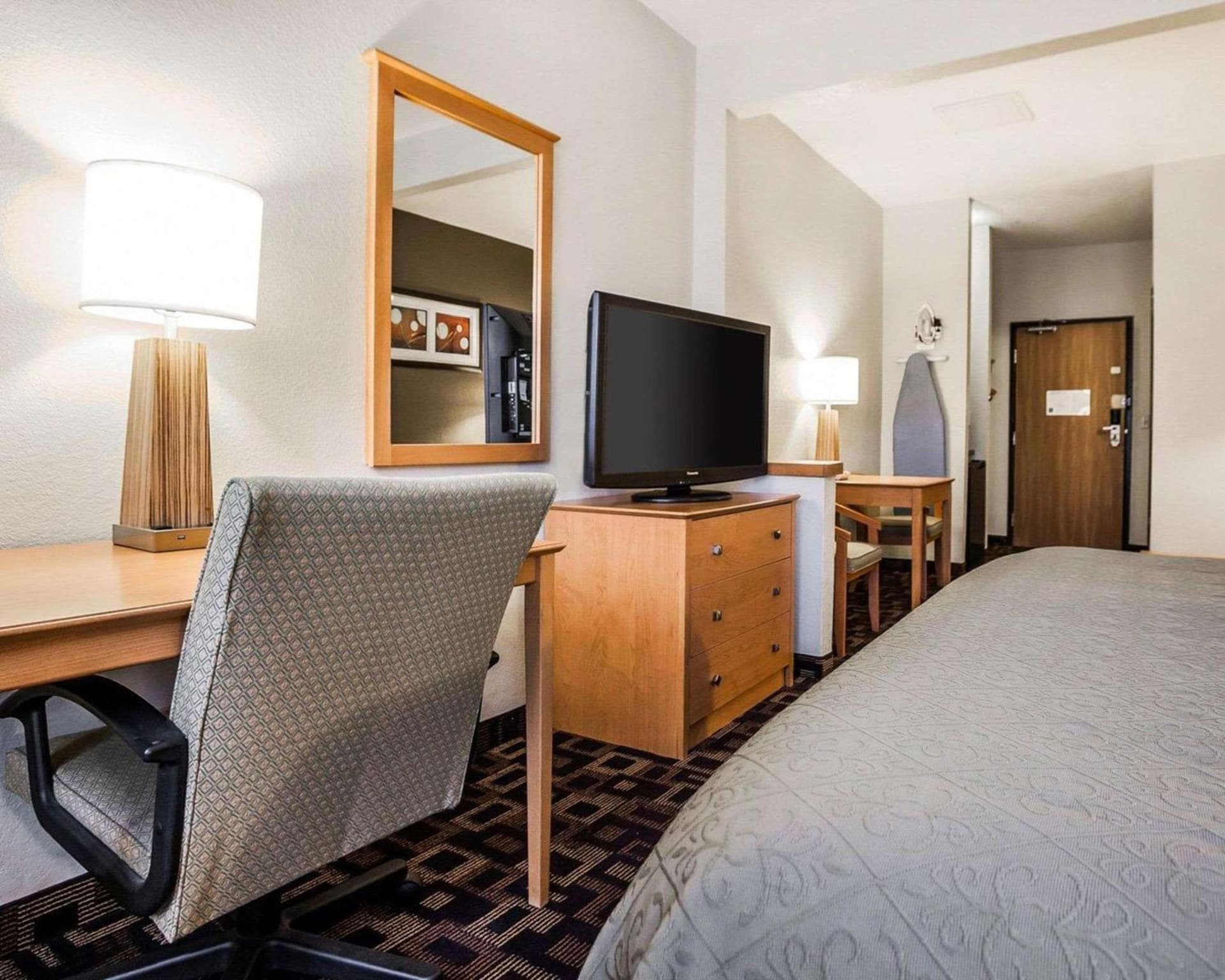Quality Inn & Suites Des Moines Airport property views in Des Moines, IA — gallery photo 3