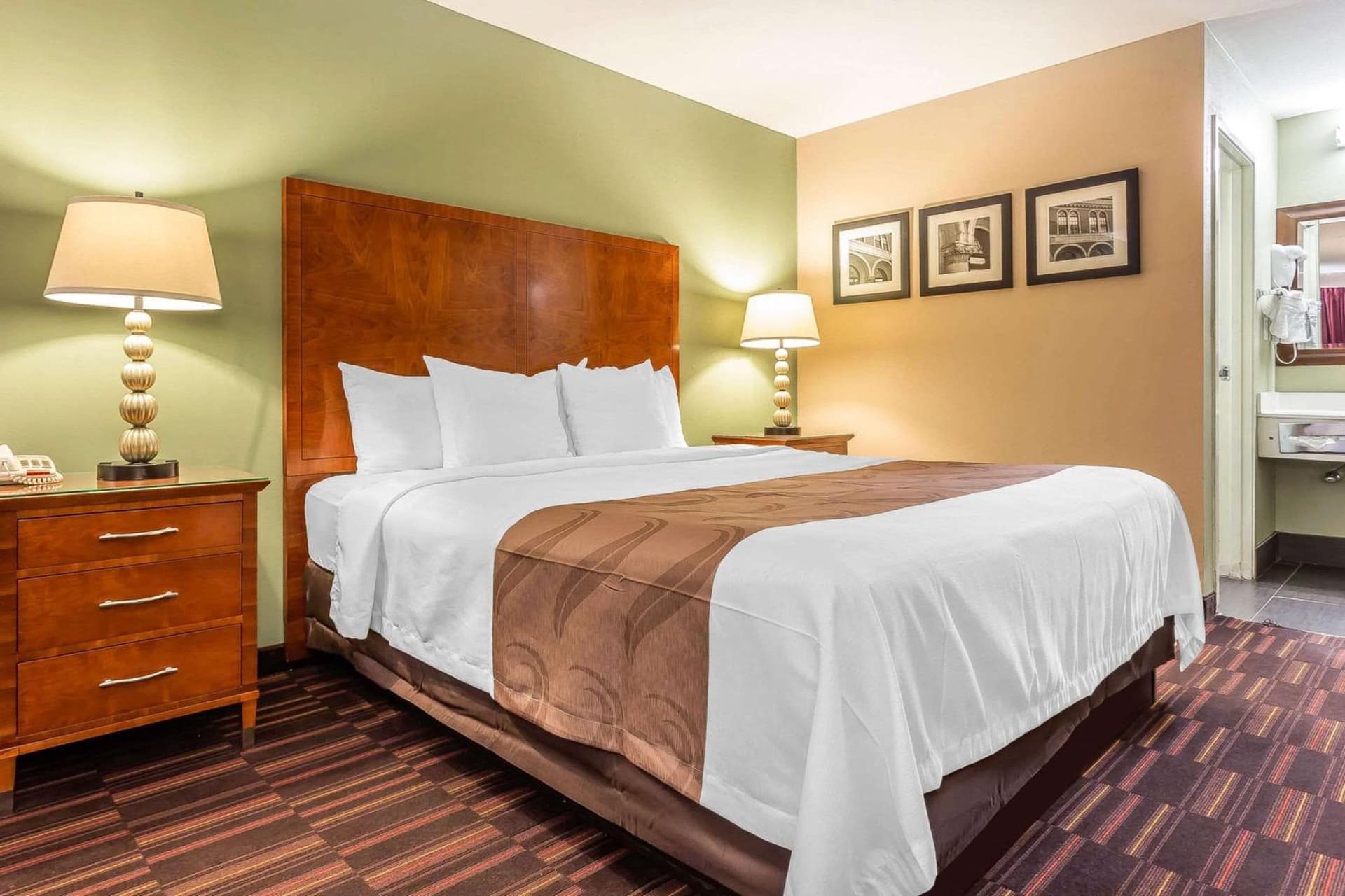 Quality Inn & Suites near Robins Air Force Base gallery photo in Warner Robins, GA — image 16