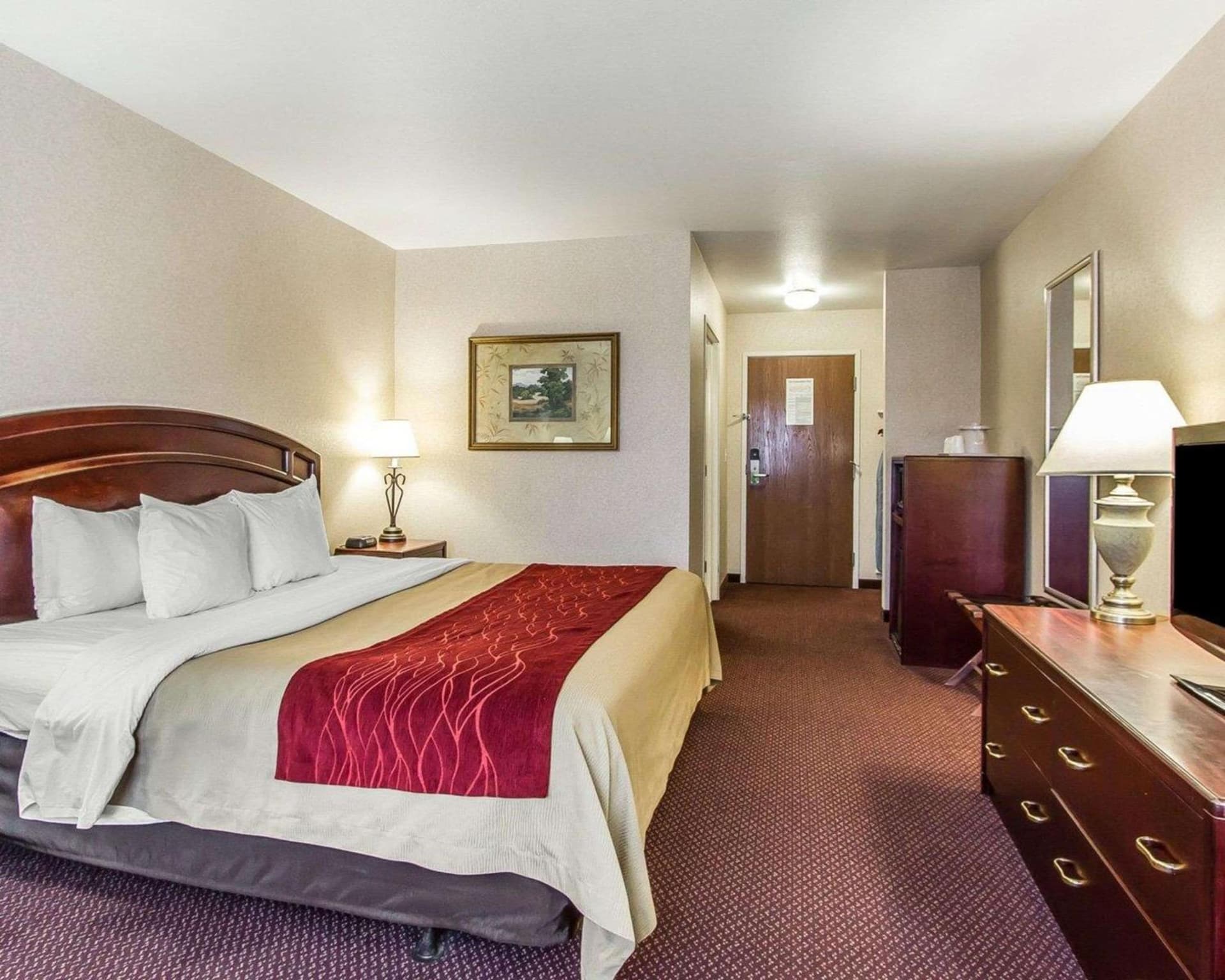 Quality Inn & Suites Fort Madison near Hwy 61 interior in Fort Madison, IA — gallery photo 2