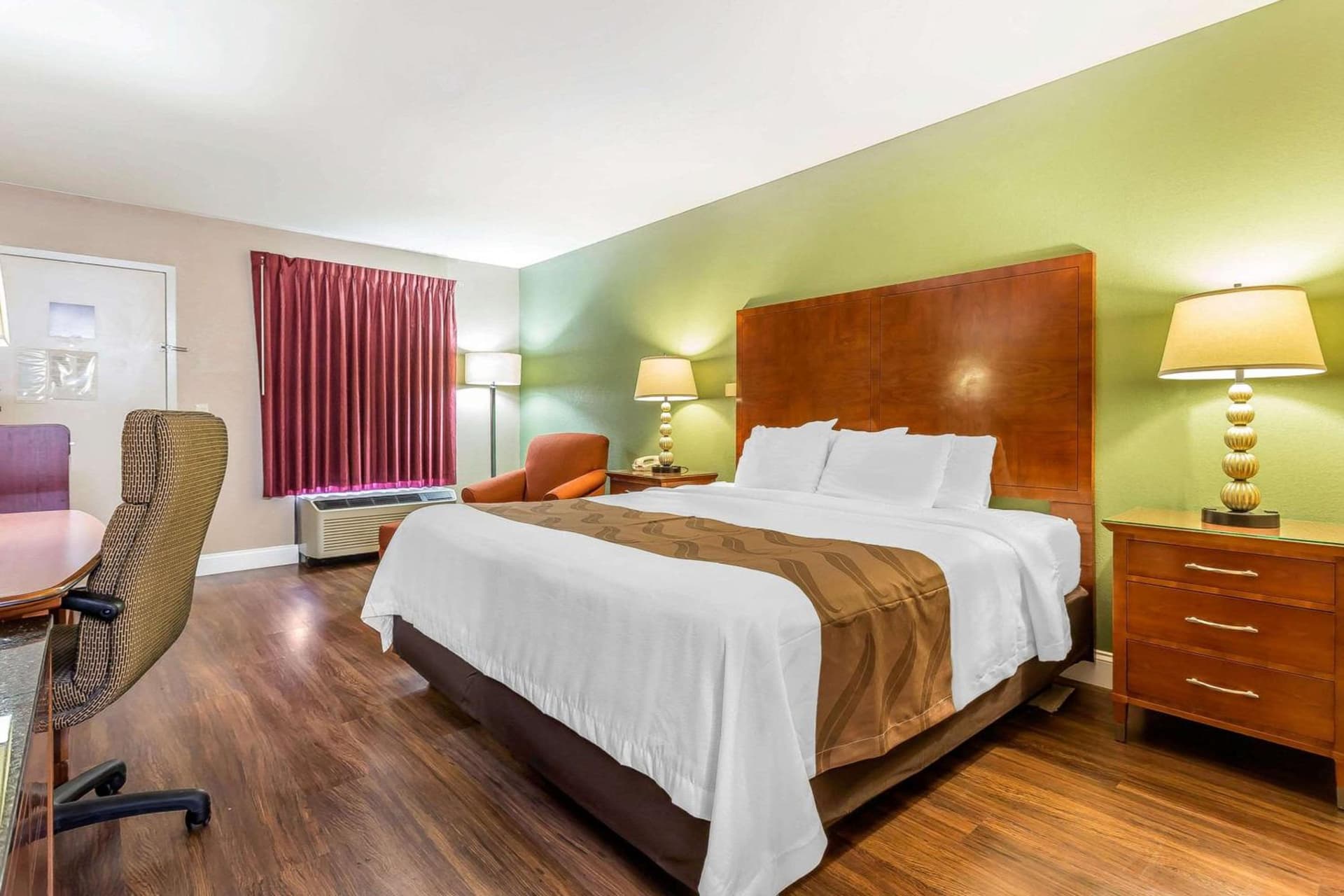 Quality Inn & Suites near Robins Air Force Base gallery photo in Warner Robins, GA — image 24
