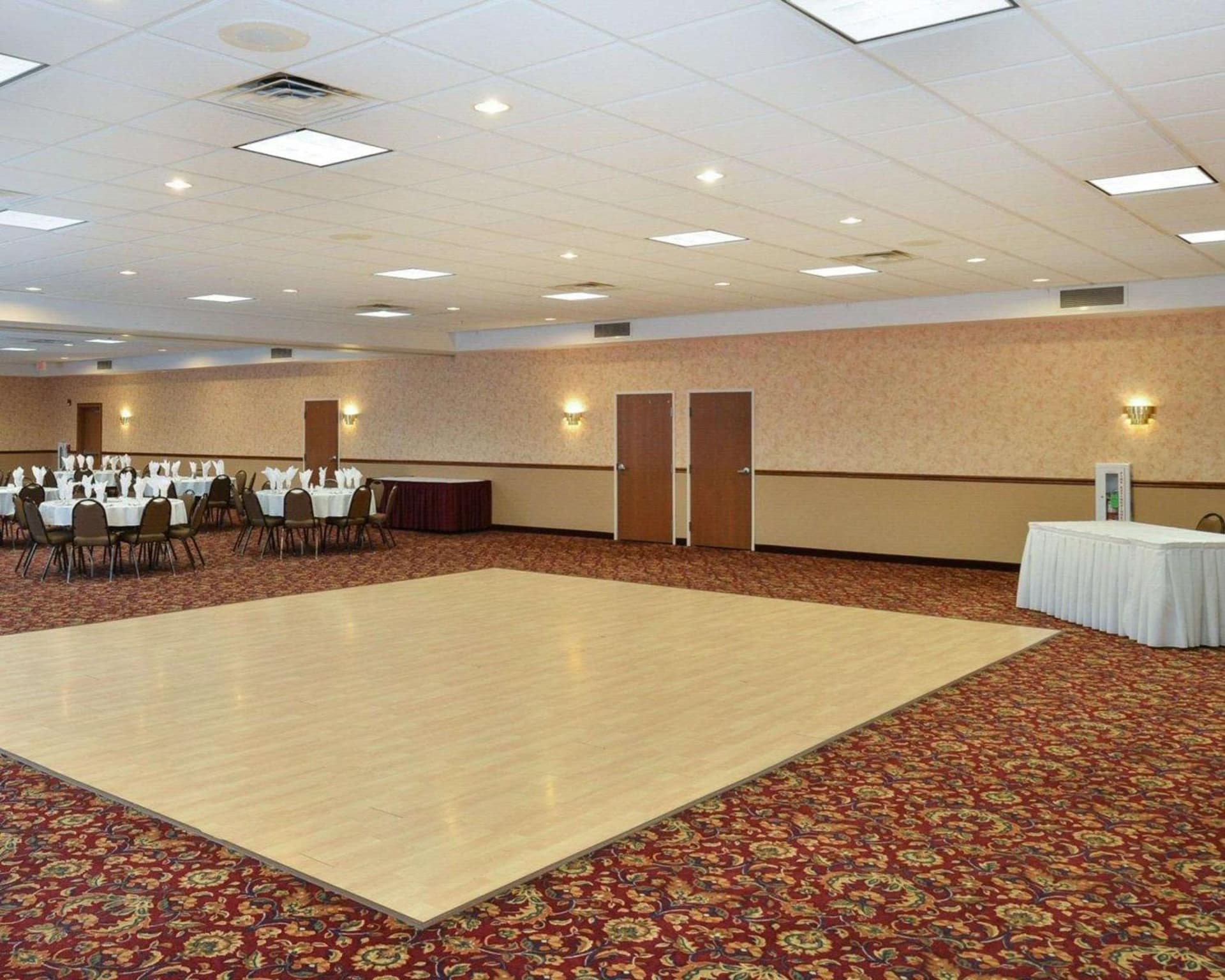 Quality Inn & Suites Fort Madison near Hwy 61 — hotel in Fort Madison, Iowa