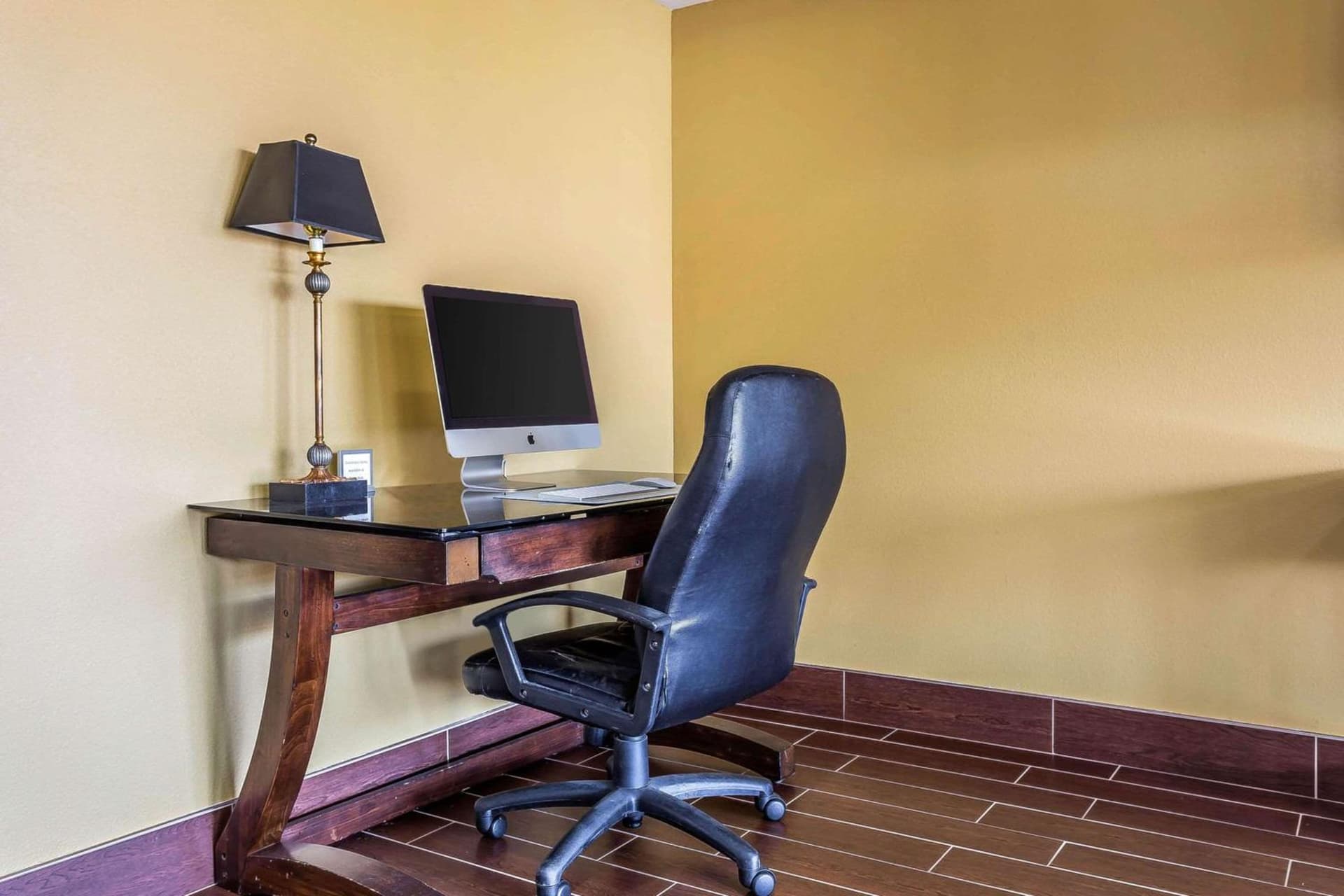 Quality Inn & Suites near Robins Air Force Base gallery photo in Warner Robins, GA — image 4