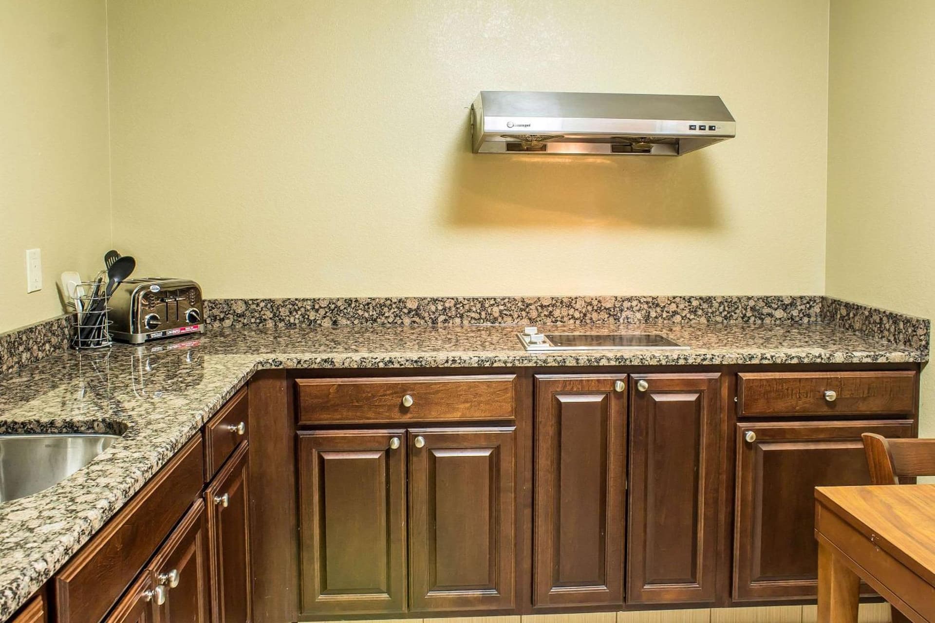 Comfort Inn & Suites Cedar Rapids North - Collins Road gallery photo in Cedar Rapids, IA — image 24