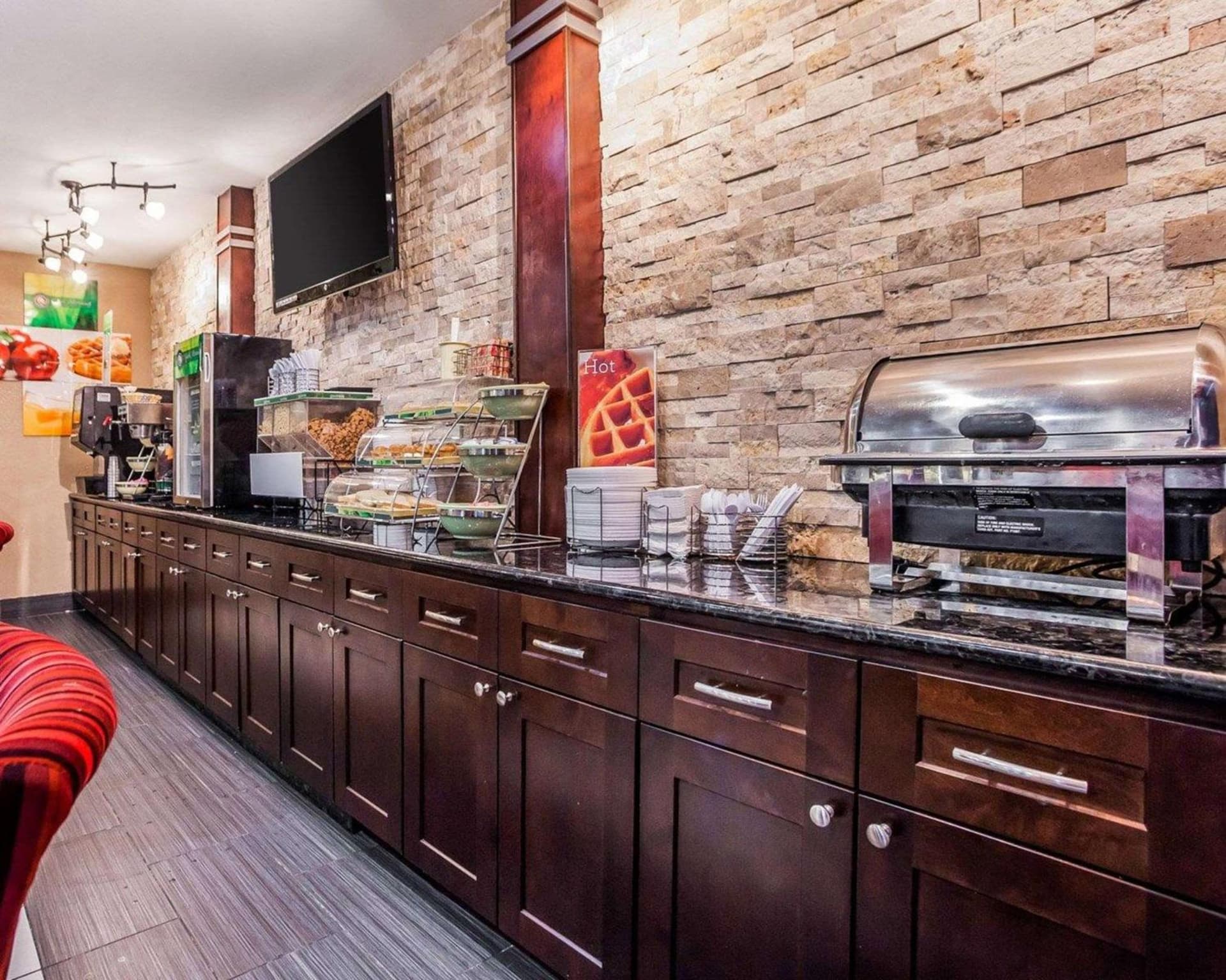 Quality Inn & Suites Des Moines Airport gallery photo in Des Moines, IA — image 23