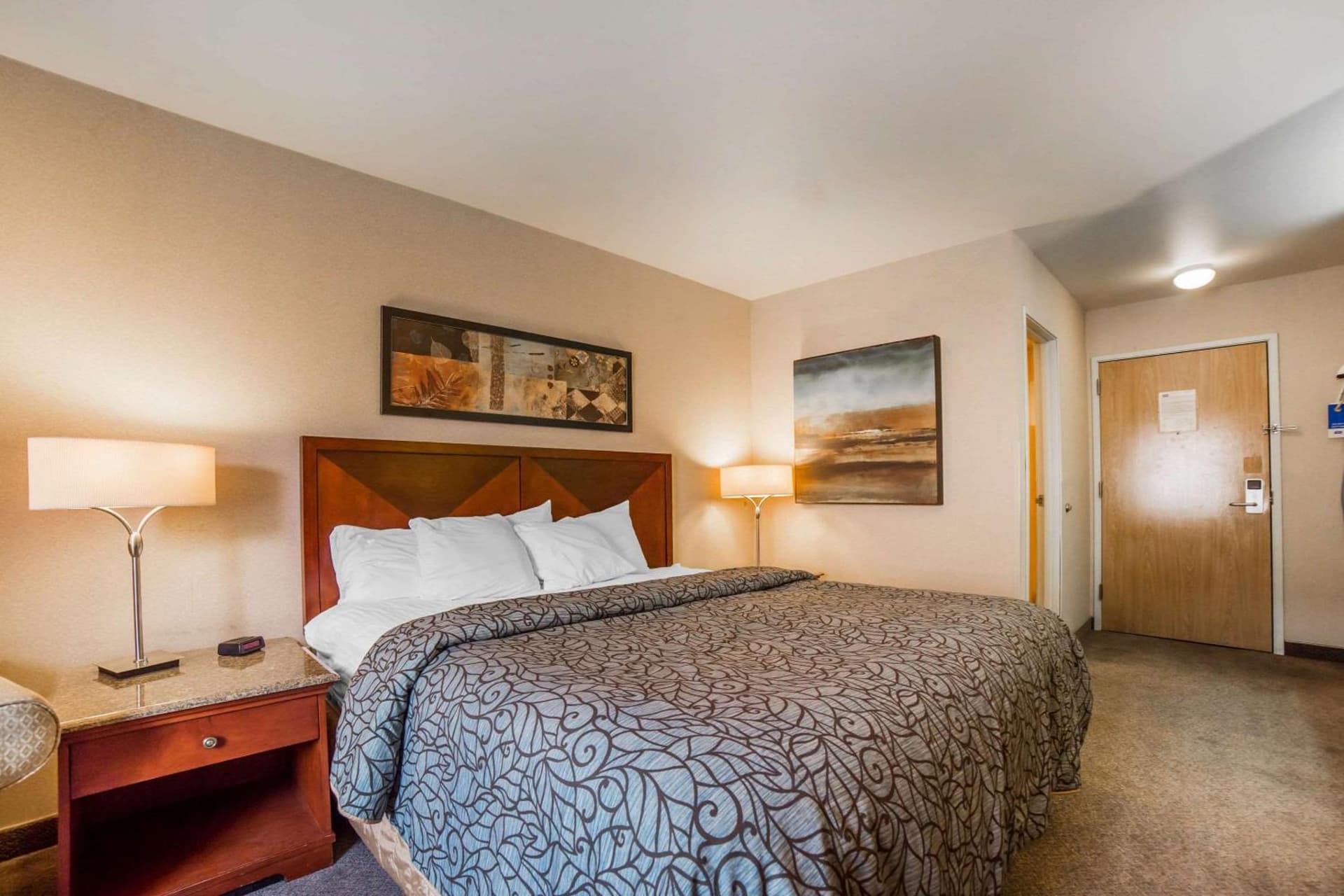 Rodeway Inn & Suites Nampa property views in Nampa, ID — gallery photo 3