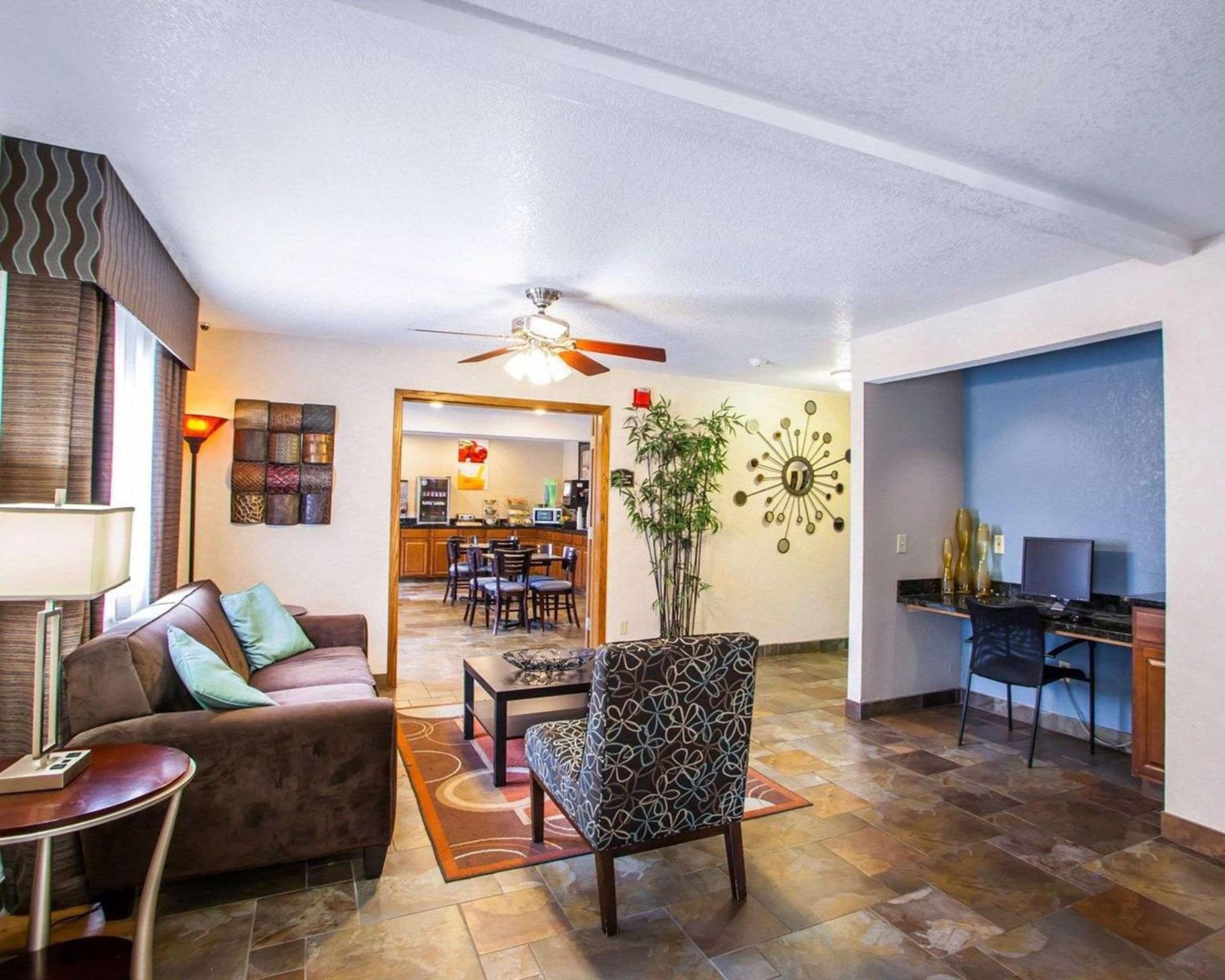 Quality Inn & Suites Ankeny-Des Moines interior in Ankeny, IA — gallery photo 2