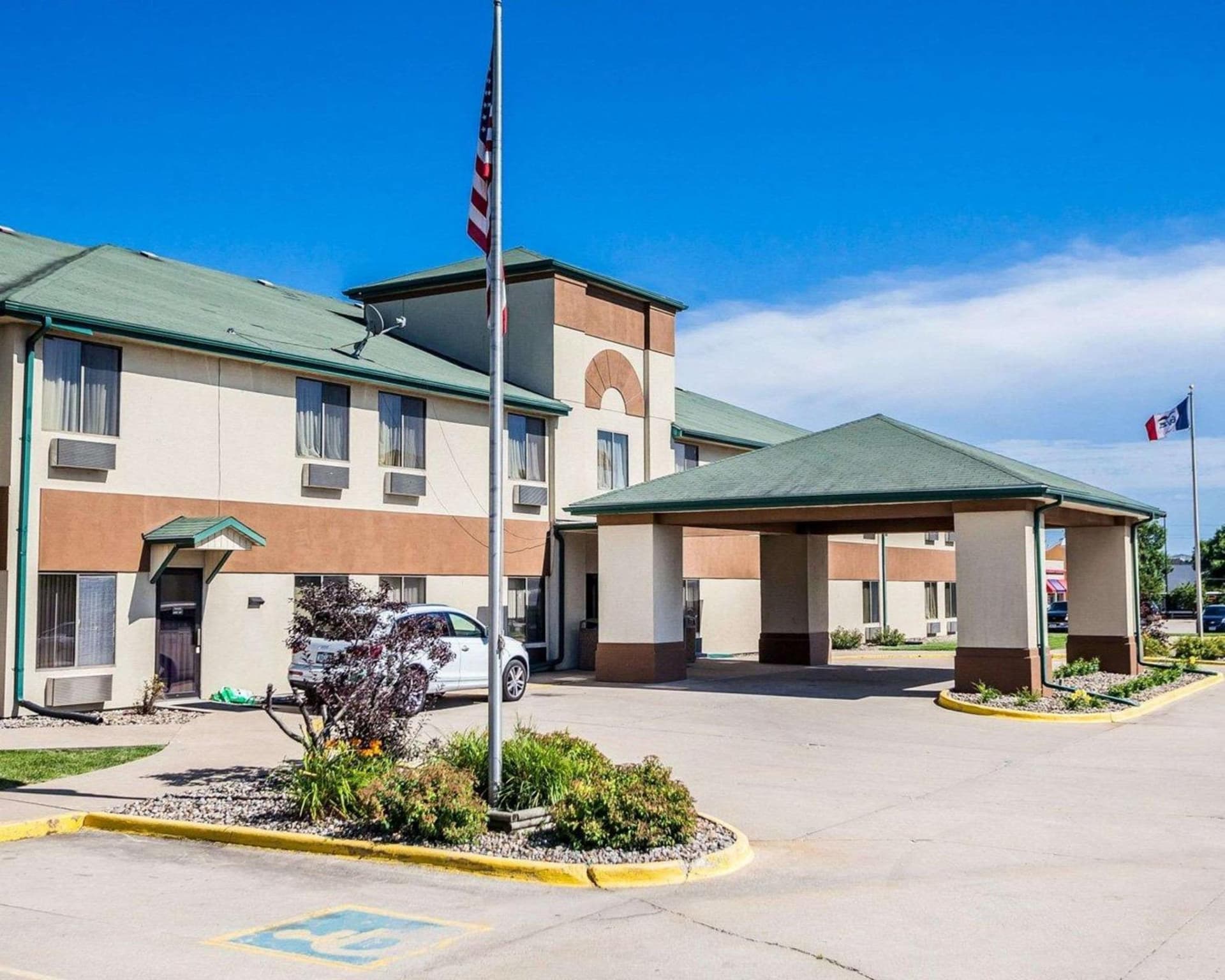 Quality Inn & Suites Altoona - Des Moines property views in Altoona, IA — gallery photo 3