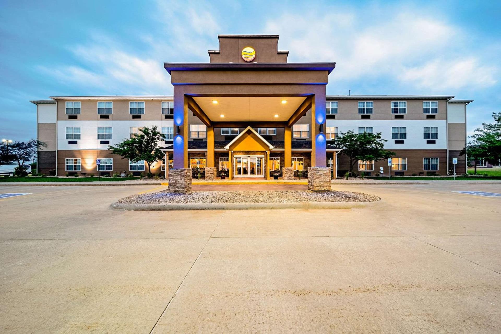Comfort Inn & Suites Independence interior in Independence, IA — gallery photo 2