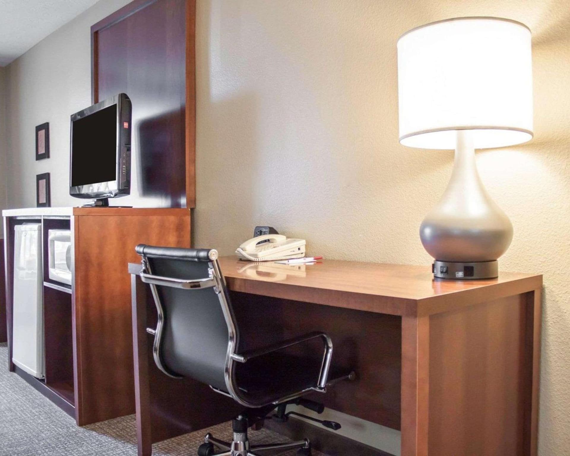 Comfort Suites Airport interior in Boise, ID — gallery photo 2