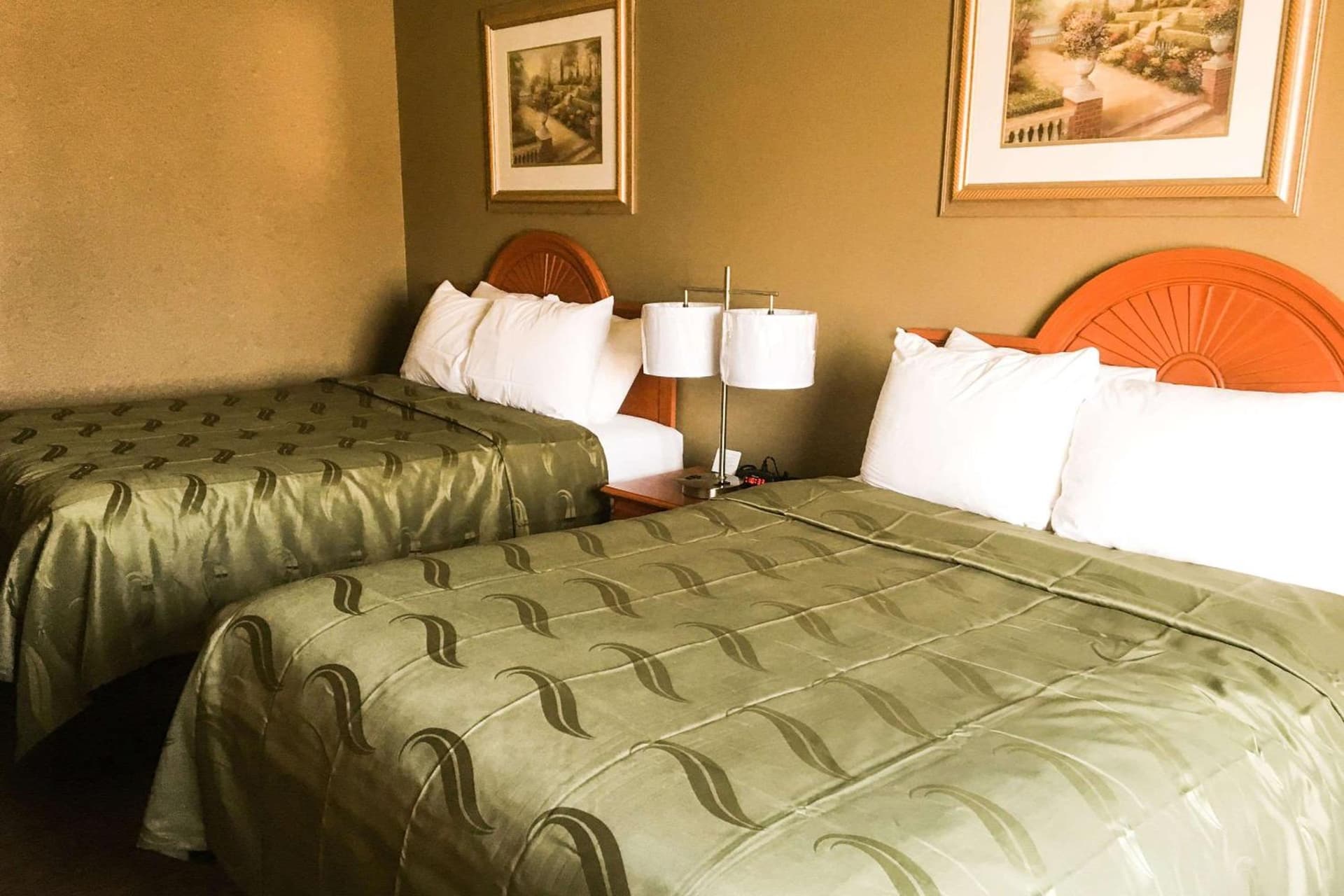 Quality Inn & Suites Lincoln near I-55 interior in Lincoln, IL — gallery photo 2