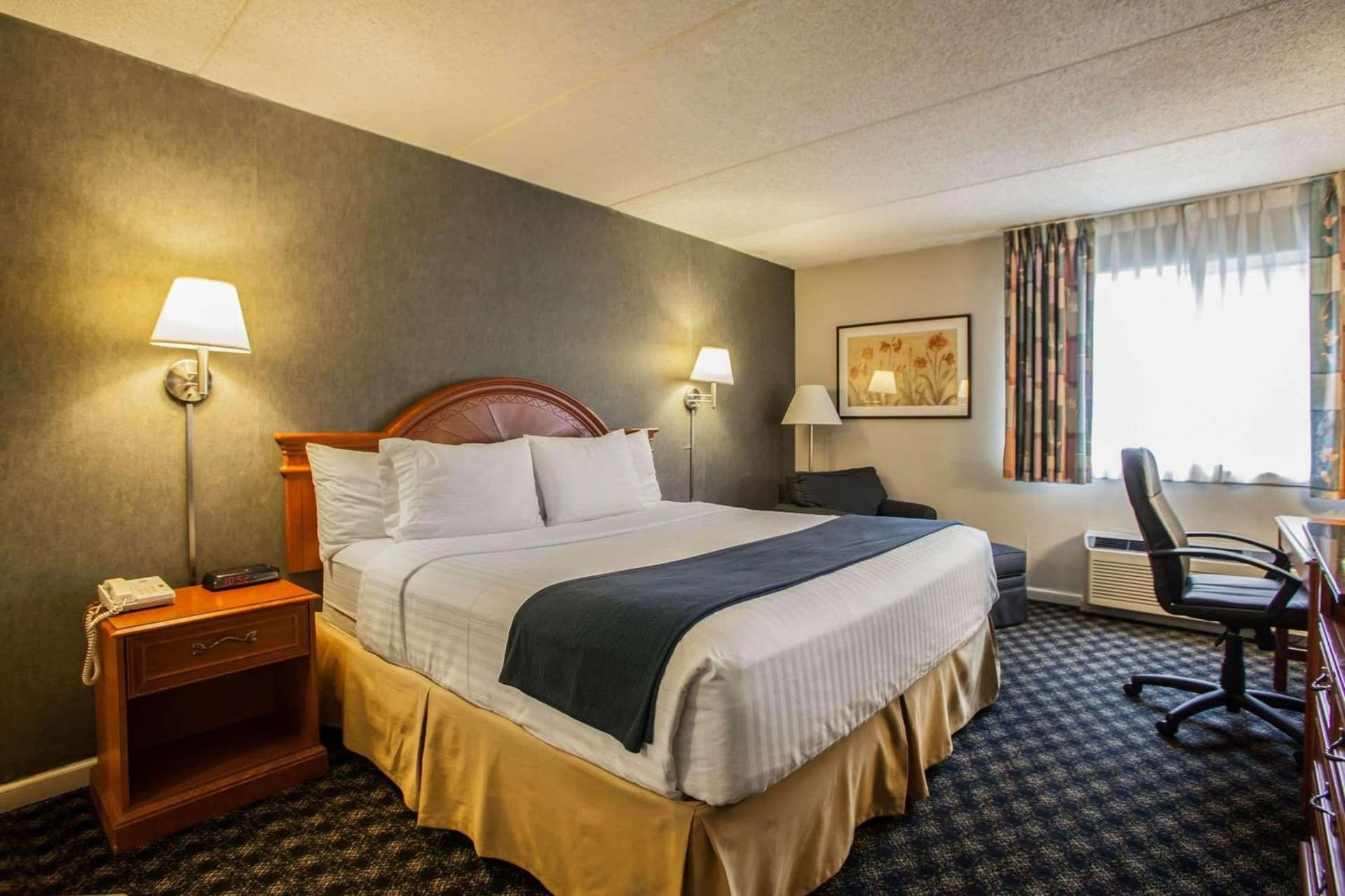 Quality Inn & Suites St Charles -West Chicago gallery photo in Saint Charles, IL — image 8