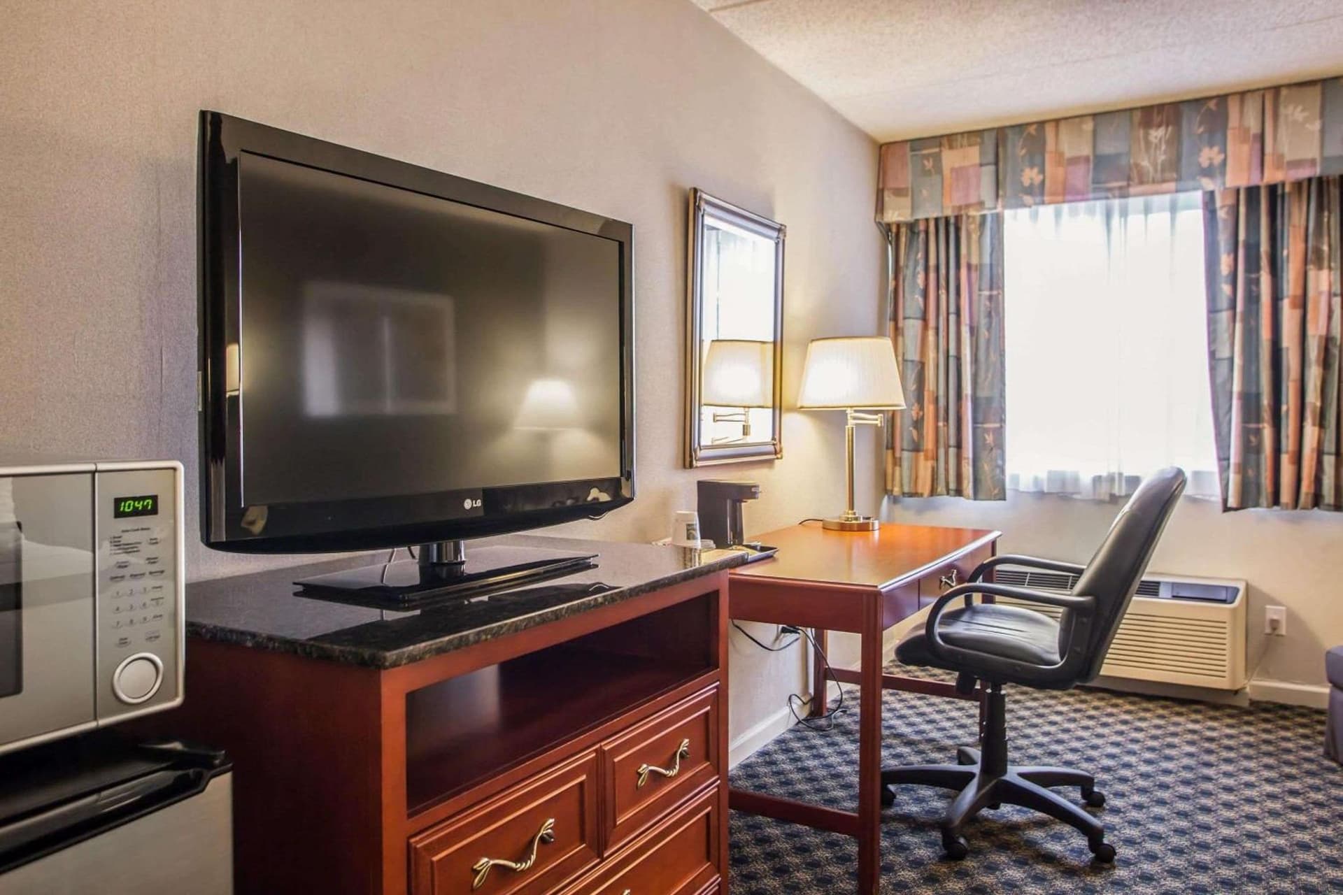 Quality Inn & Suites St Charles -West Chicago gallery photo in Saint Charles, IL — image 10