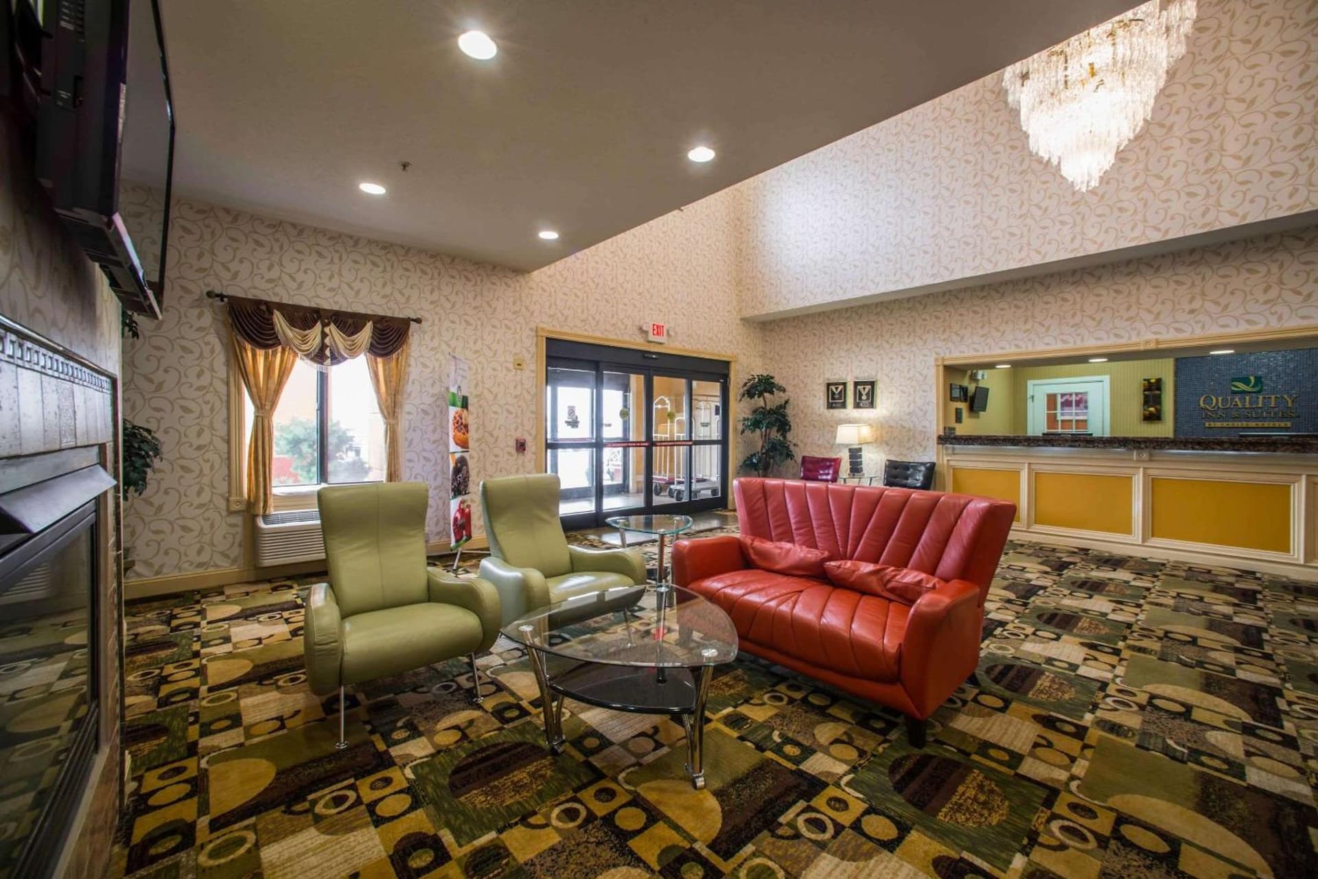 Quality Inn Litchfield Route 66 interior in Litchfield, IL — gallery photo 2