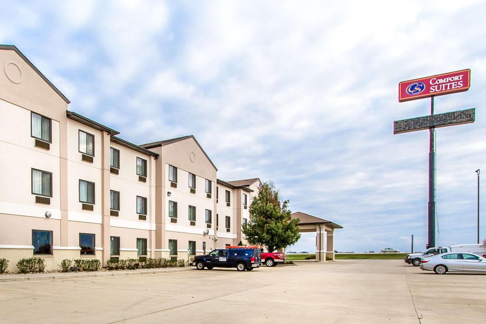 Comfort Suites Mattoon East featured exterior or lobby in Mattoon, IL — similar hotel