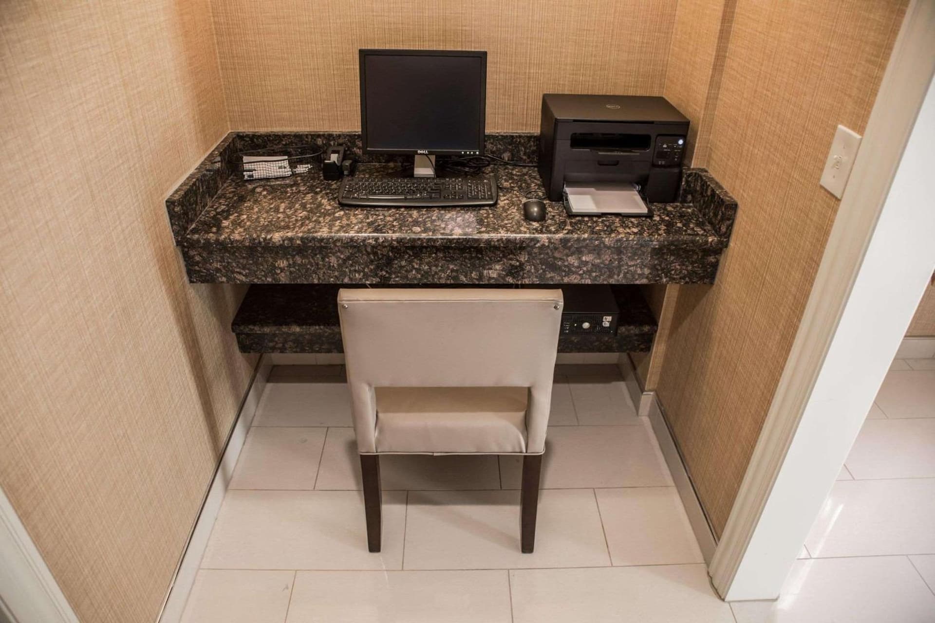 MainStay Suites Joliet I-55 gallery photo in Joliet, IL — image 9