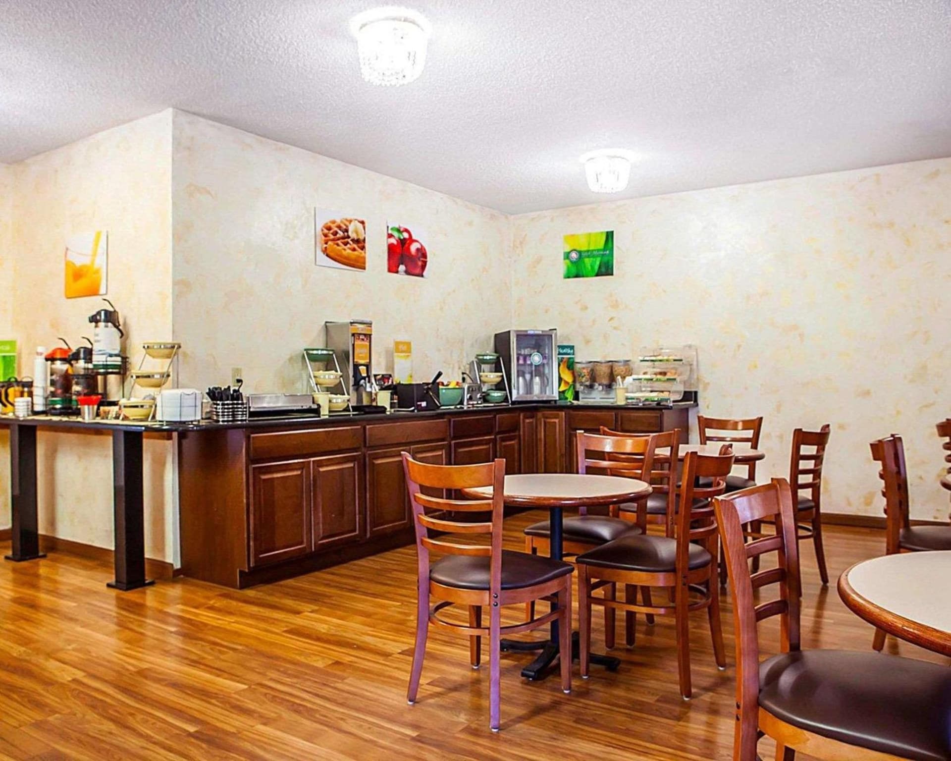 Quality Inn & Suites Champaign North - Urbana gallery photo in Champaign, IL — image 16