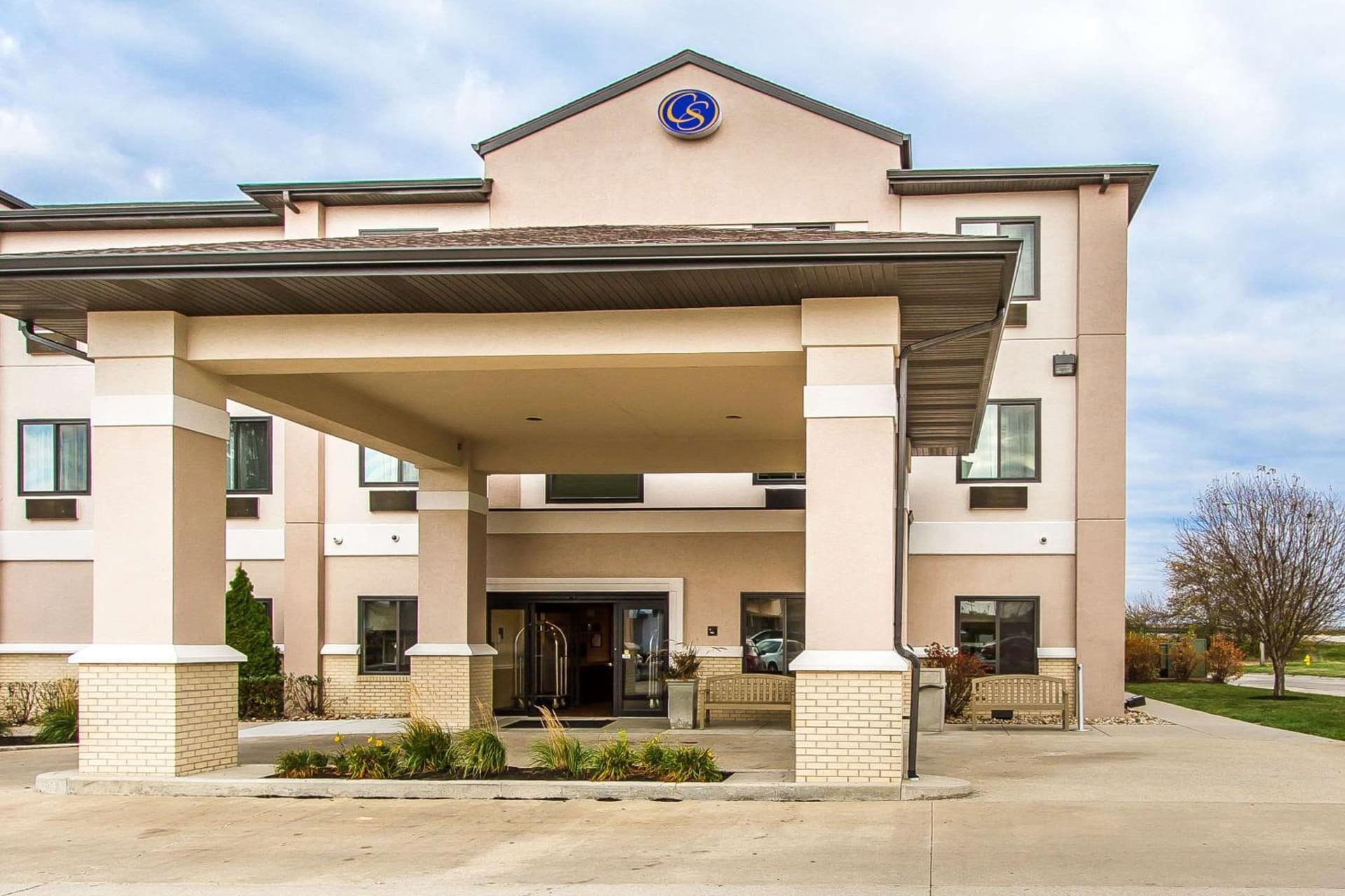 Comfort Suites Mattoon East interior in Mattoon, IL — gallery photo 2