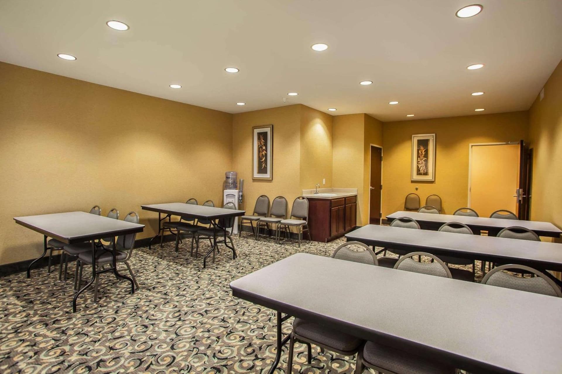 Comfort Suites Bloomington I-55 and I-74 gallery photo in Bloomington, IL — image 38