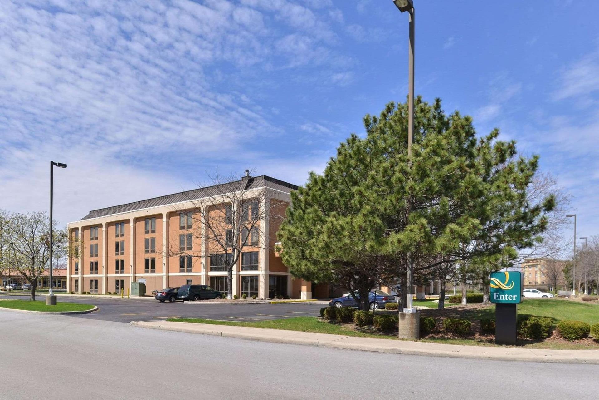 Quality Inn & Suites Matteson near I-57 interior in Matteson, IL — gallery photo 2