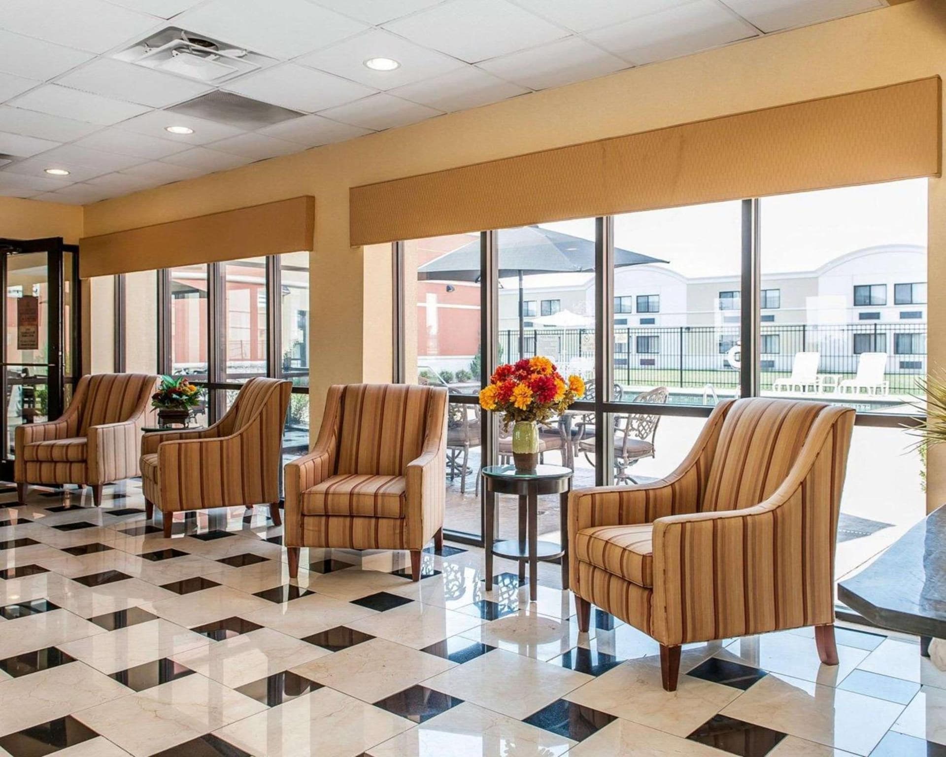 Quality Inn & Suites Mattoon South property views in Mattoon, IL — gallery photo 3