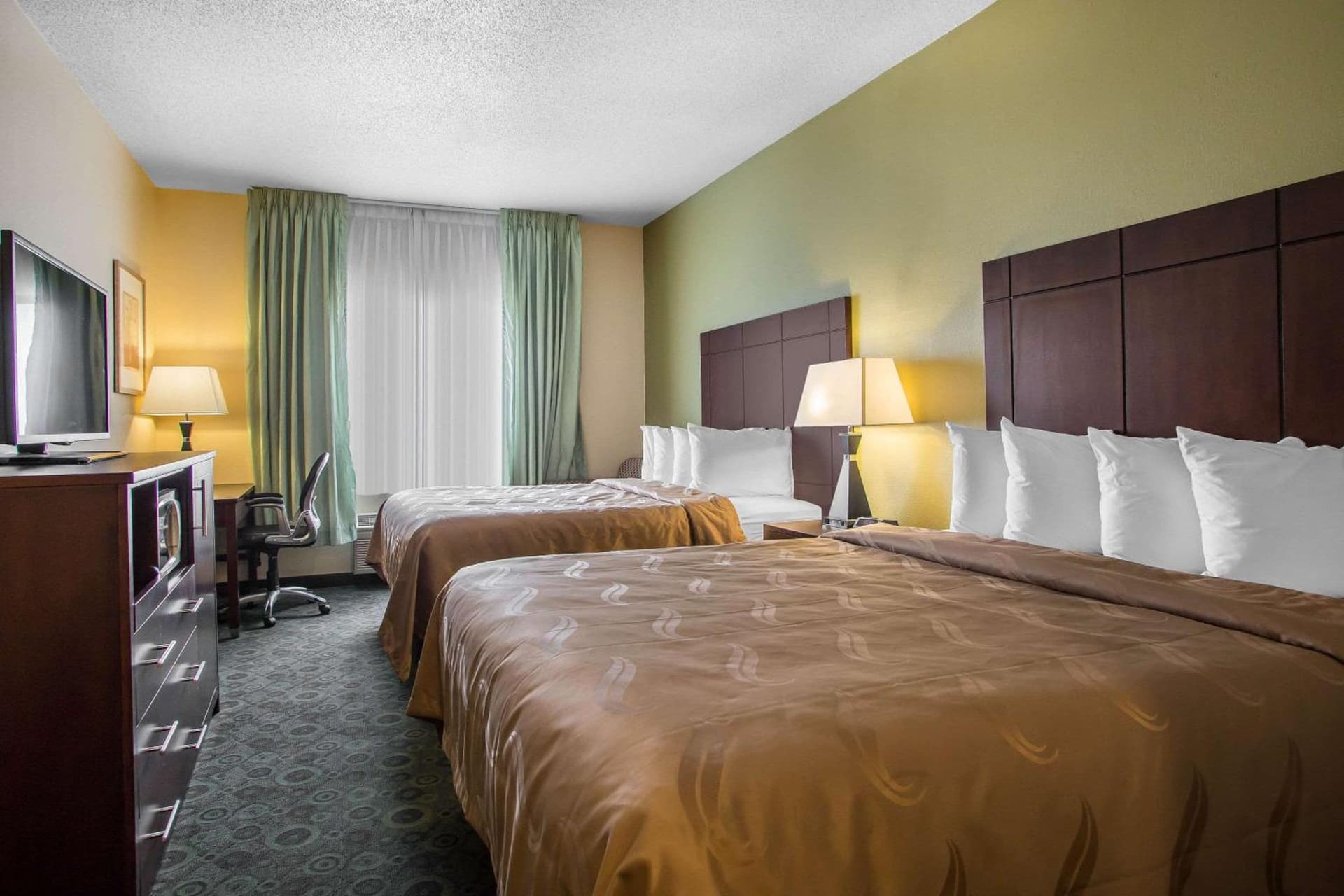 Quality Inn & Suites Bloomington I-55 and I-74 gallery photo in Bloomington, IL — image 18