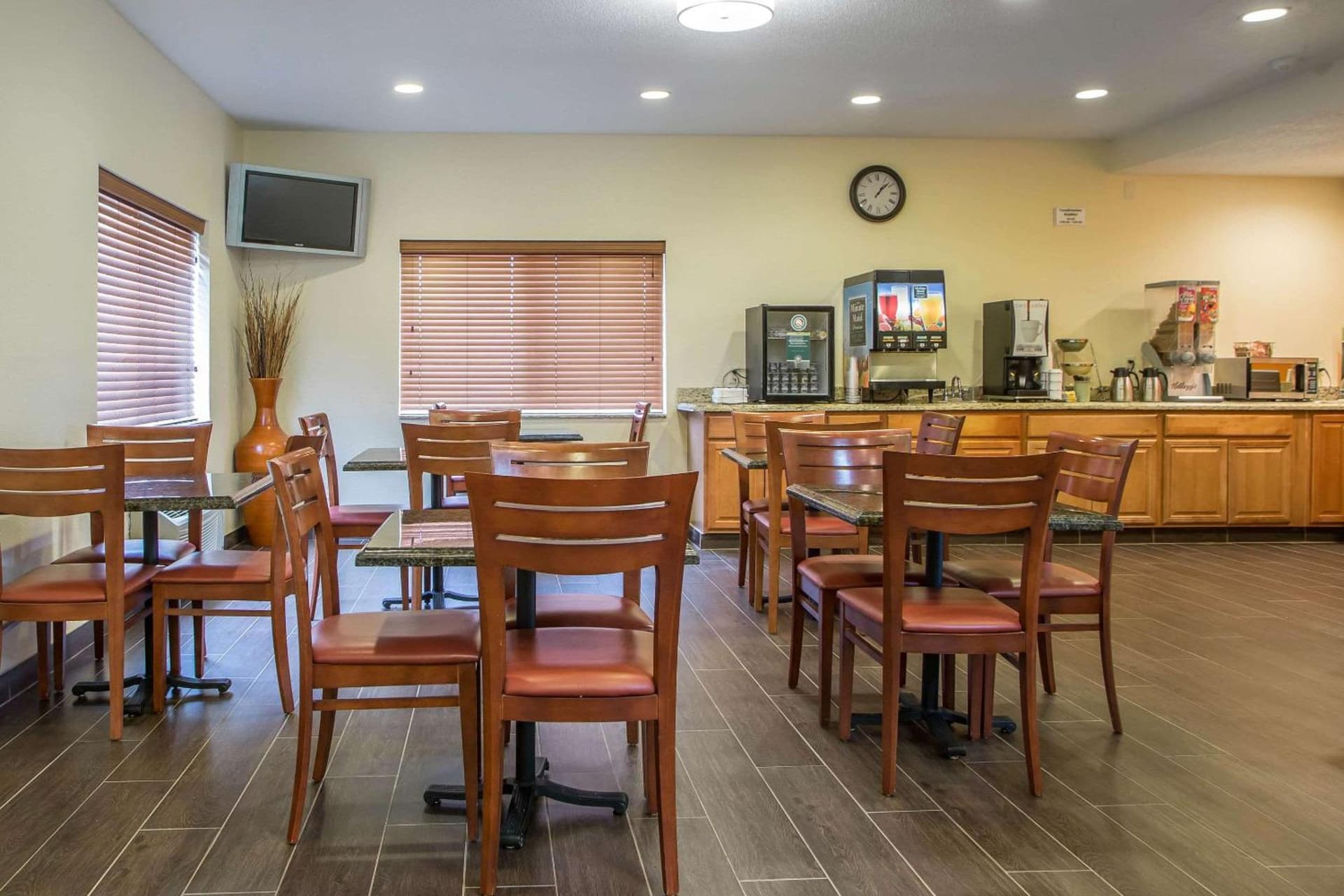 Quality Inn & Suites Bloomington I-55 and I-74 gallery photo in Bloomington, IL — image 10