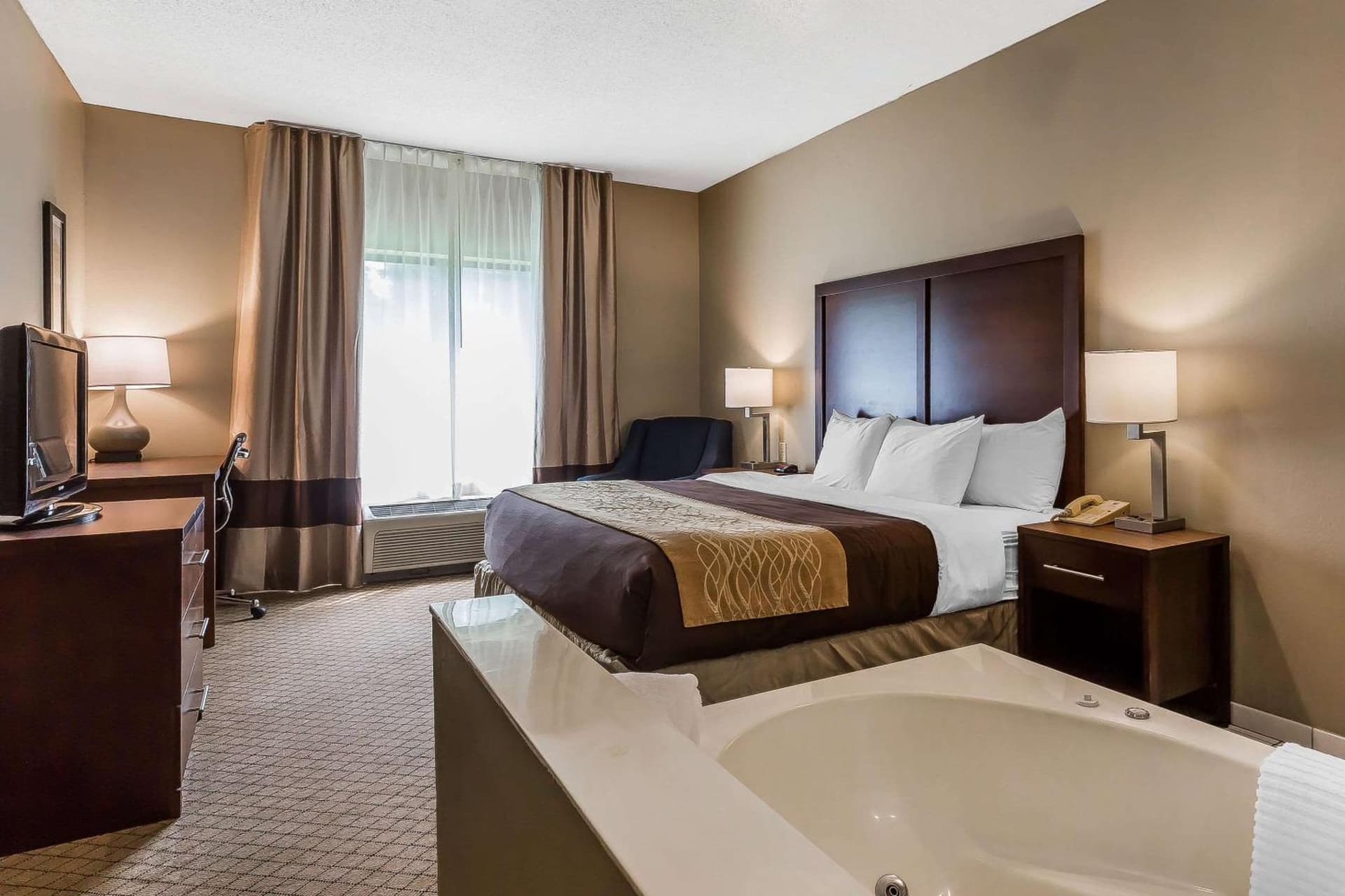 Comfort Inn & Suites Mishawaka-South Bend gallery photo in South Bend, IN — image 12
