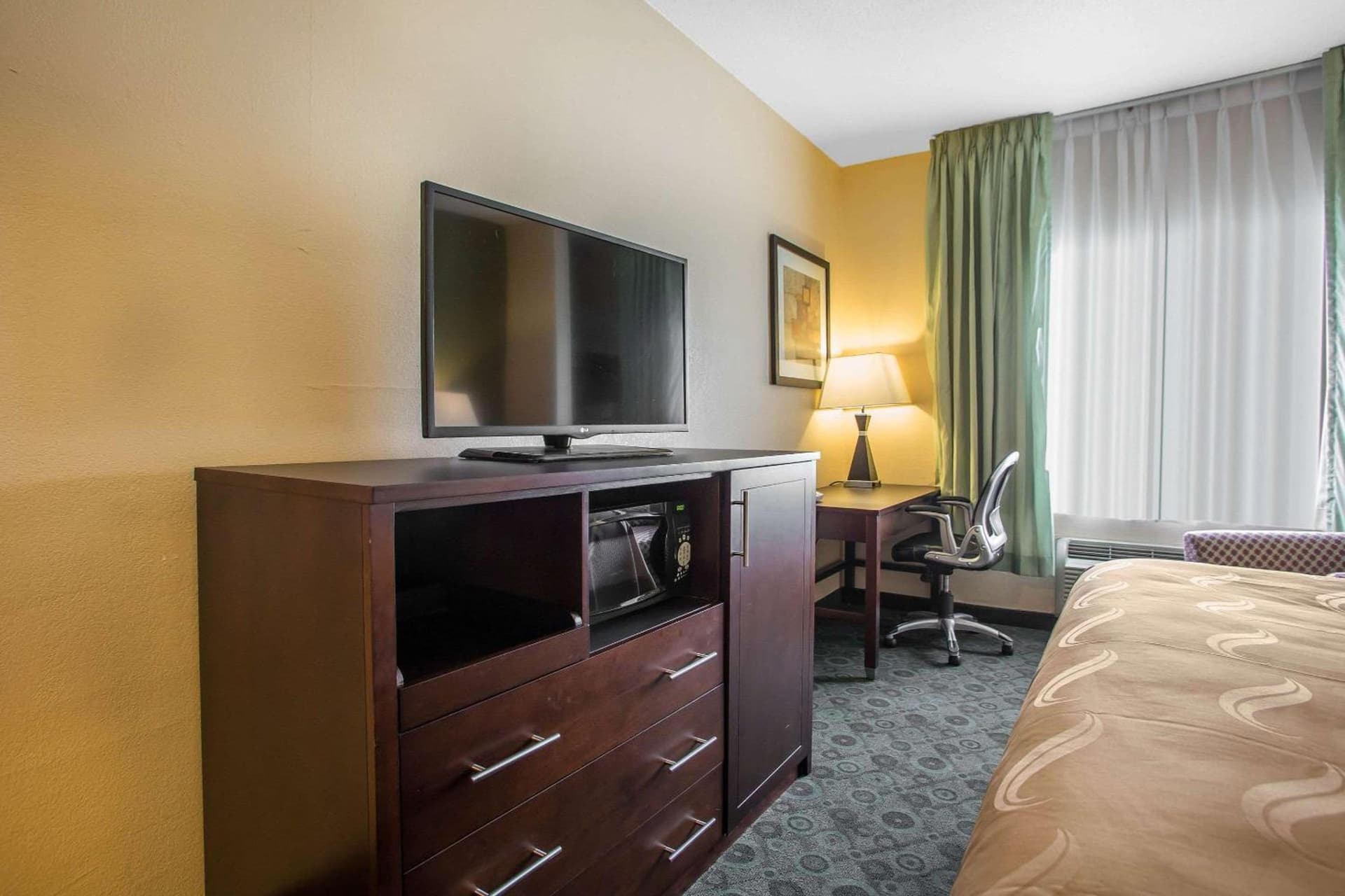 Quality Inn & Suites Bloomington I-55 and I-74 gallery photo in Bloomington, IL — image 21