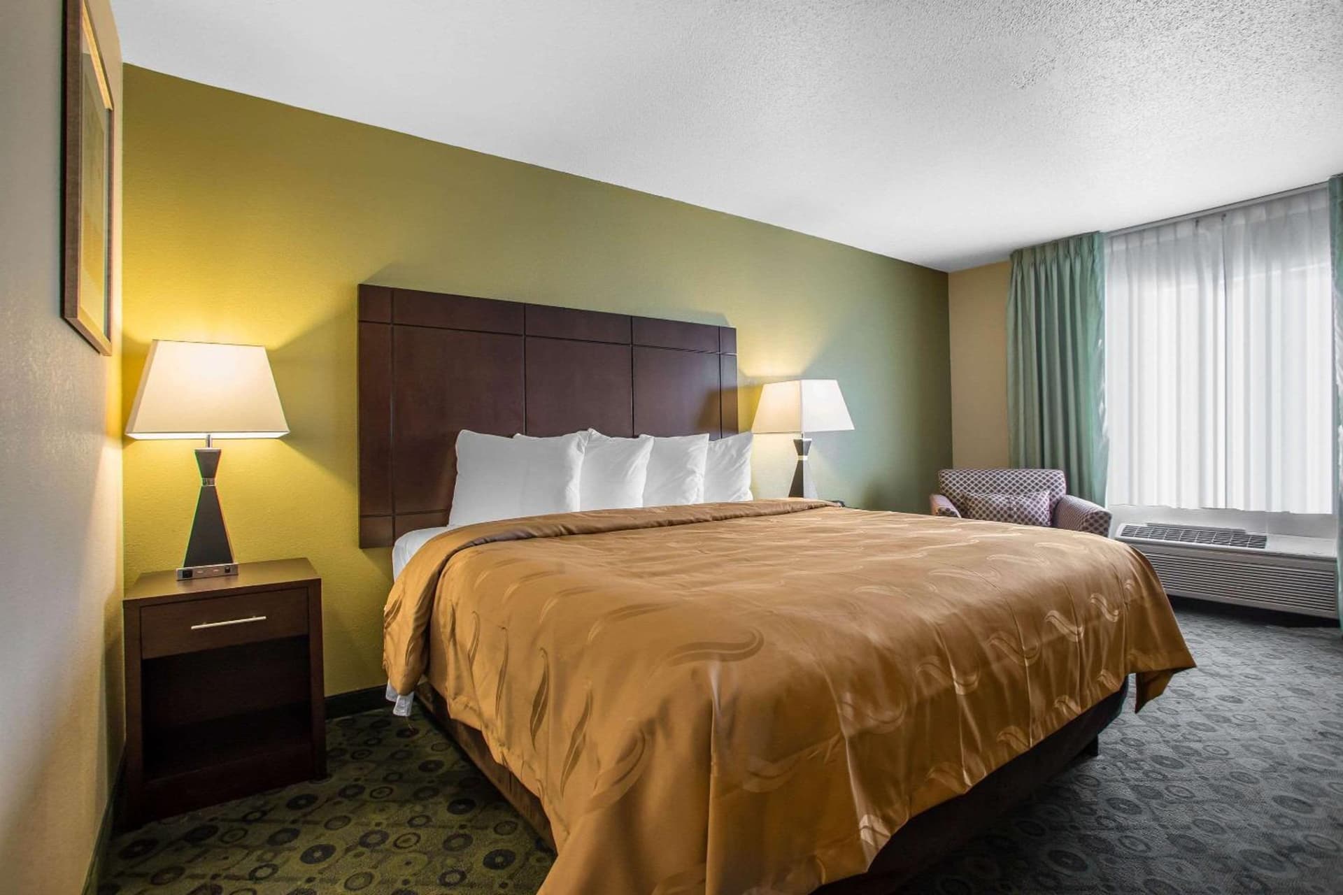 Quality Inn & Suites Bloomington I-55 and I-74 gallery photo in Bloomington, IL — image 9