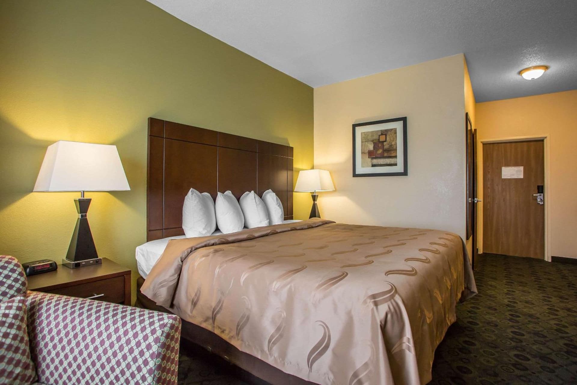 Quality Inn & Suites Bloomington I-55 and I-74 gallery photo in Bloomington, IL — image 25