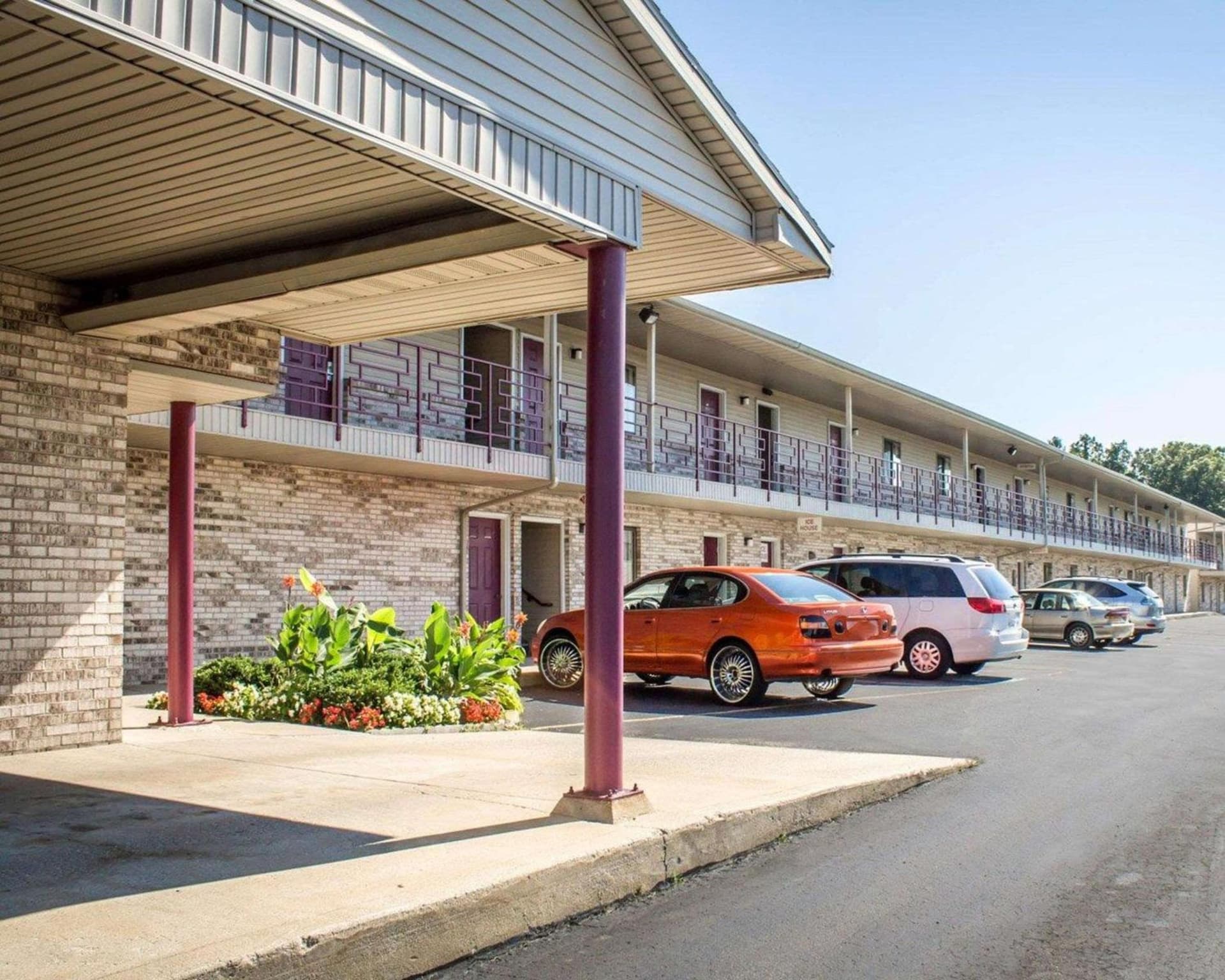 Econo Lodge Elkhart North featured exterior or lobby in Elkhart, IN — similar hotel