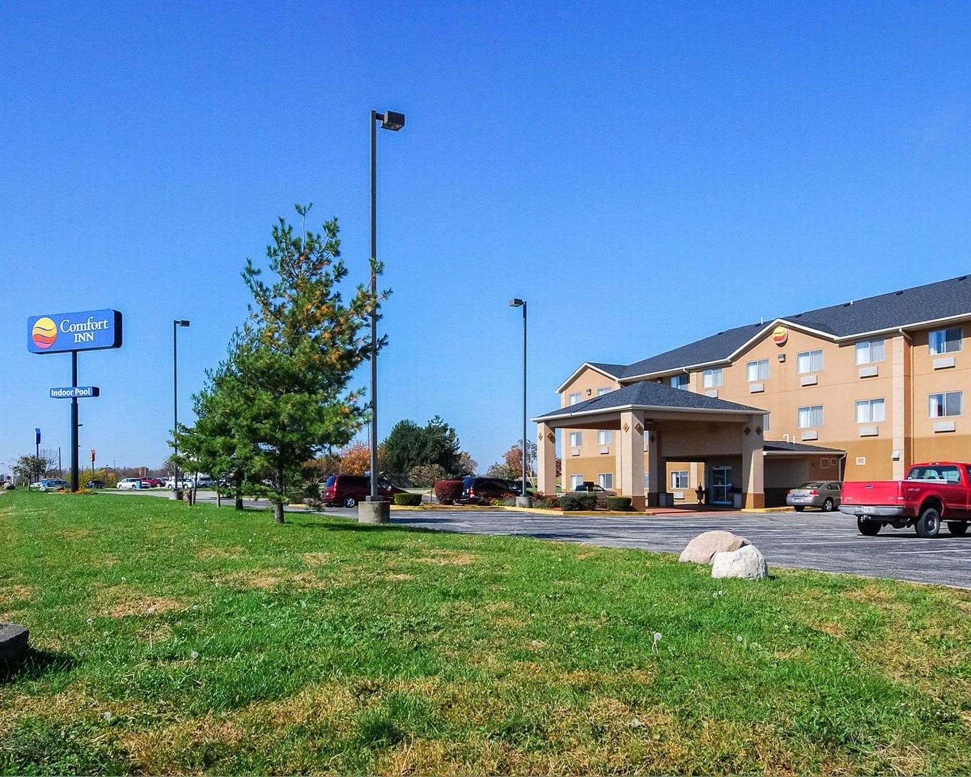 Comfort Inn & Suites North Greenfield interior in Greenfield, IN — gallery photo 2