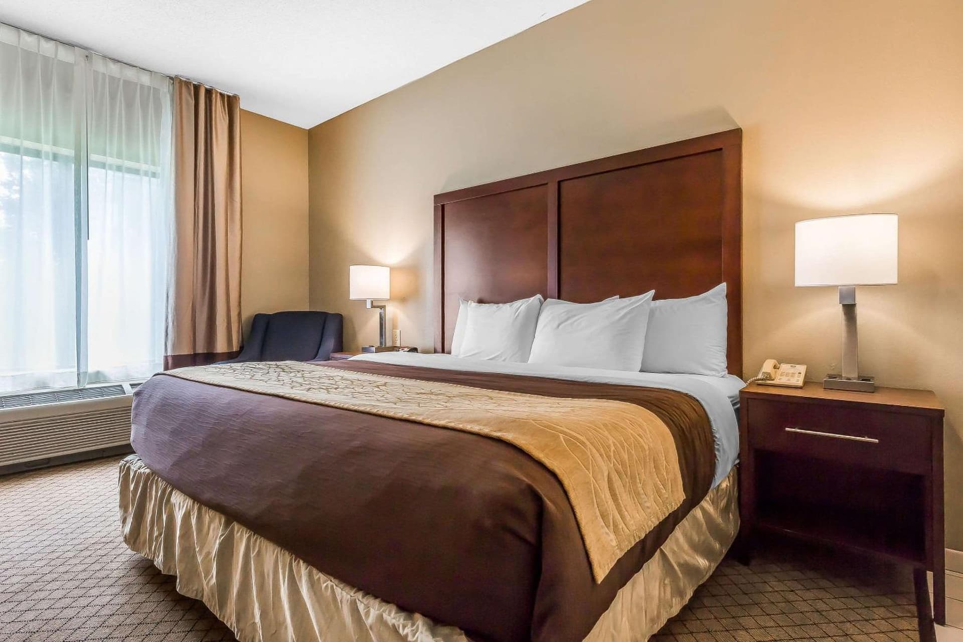 Comfort Inn & Suites Mishawaka-South Bend interior in South Bend, IN — gallery photo 2