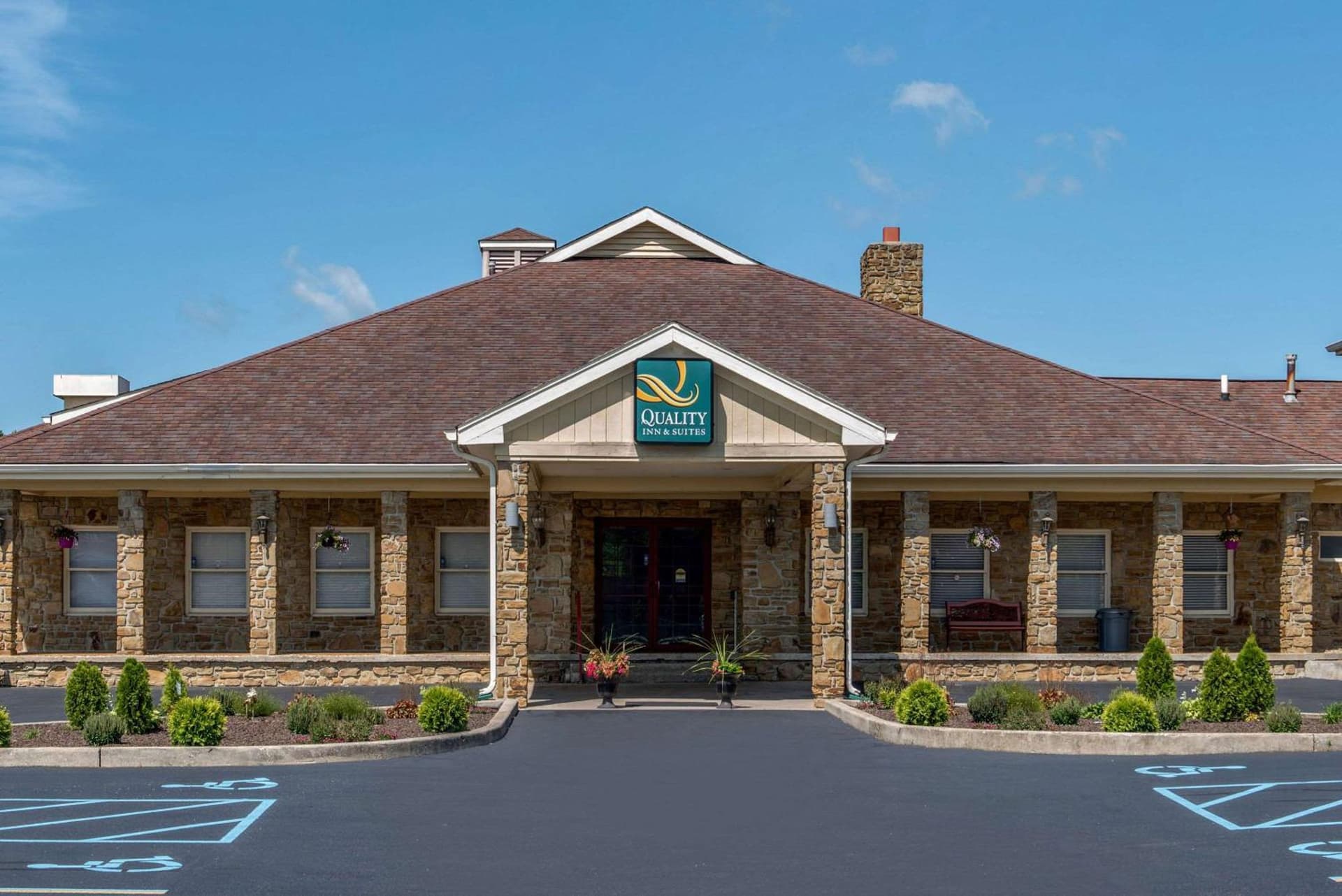 Quality Inn & Suites Bedford West interior in Bedford, IN — gallery photo 2
