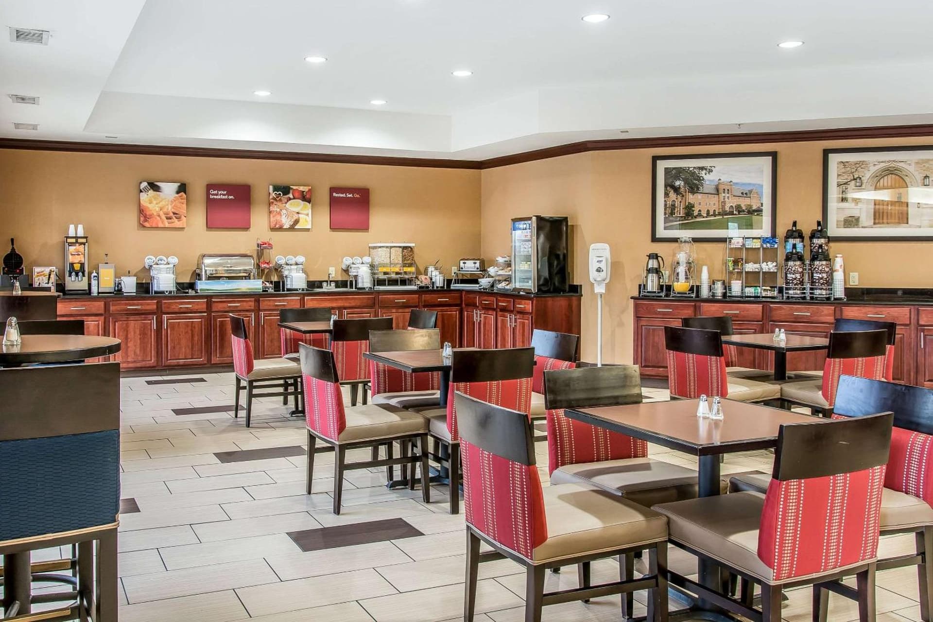 Comfort Suites South Bend Near Casino interior in South Bend, IN — gallery photo 2
