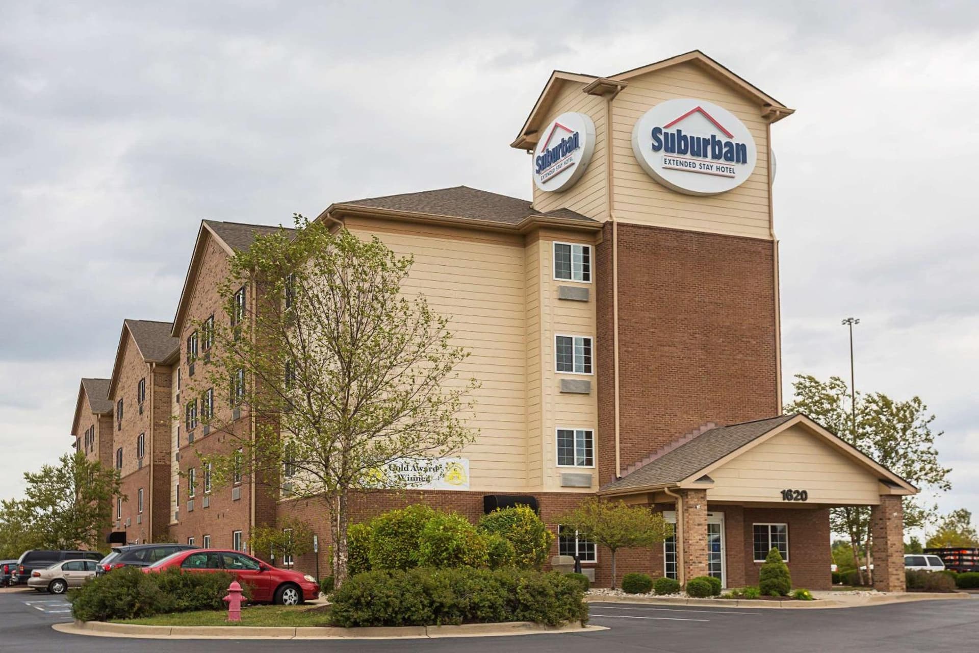 Birch Hill Suites Clarksville-Louisville North interior in Clarksville, IN — gallery photo 2