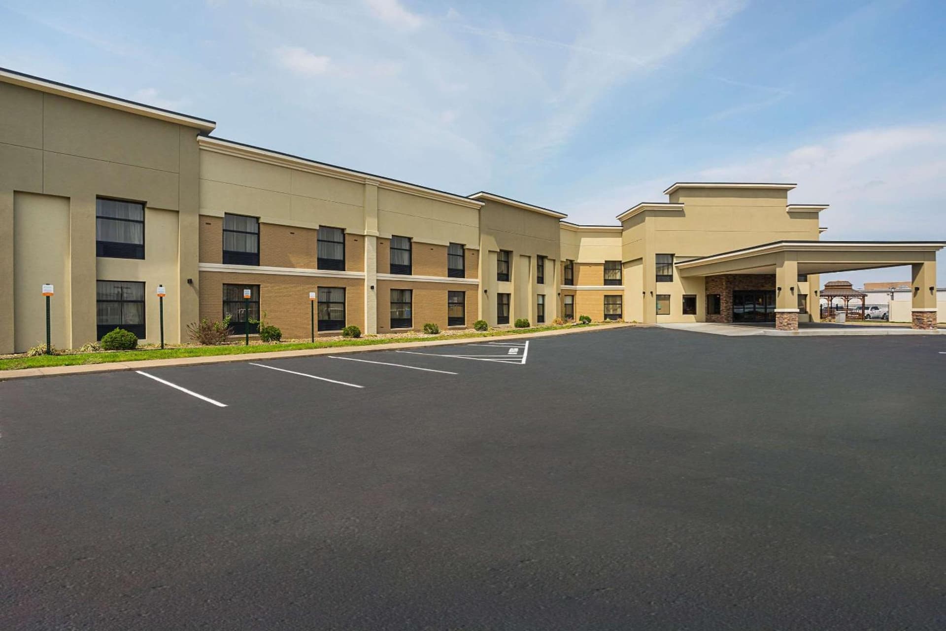 Clarion Inn & Suites Evansville Eastland Area featured exterior or lobby in Evansville, IN — similar hotel